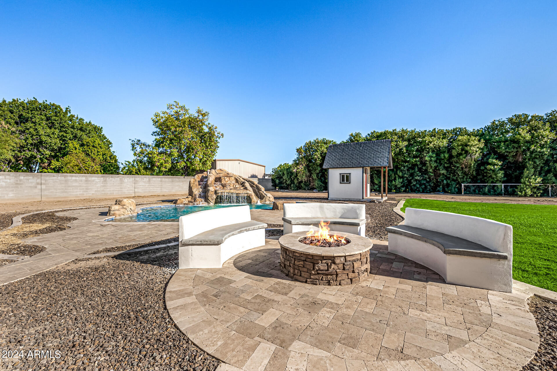 2565 E QUEEN CREEK Road