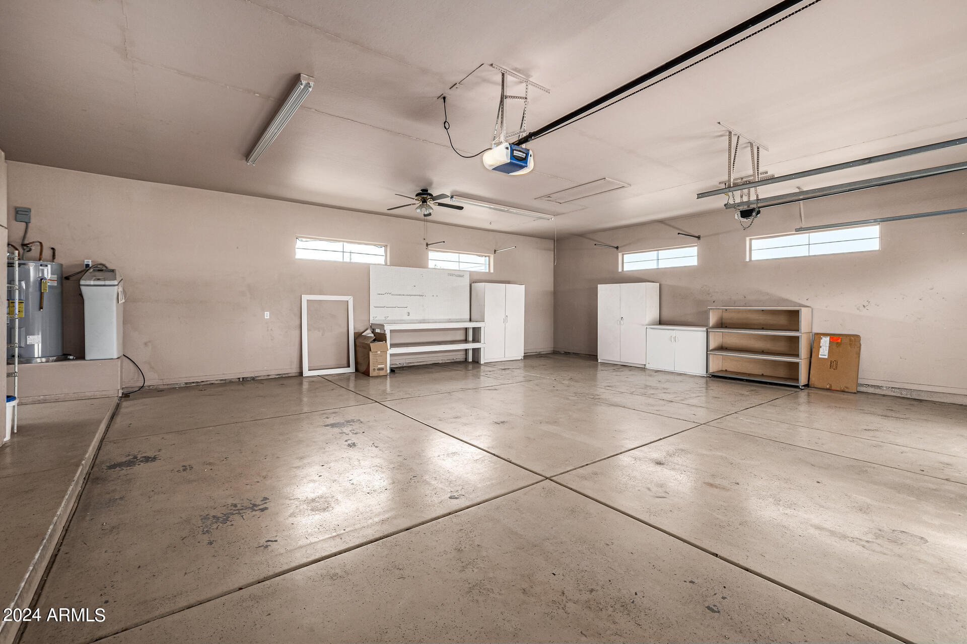 2565 E QUEEN CREEK Road