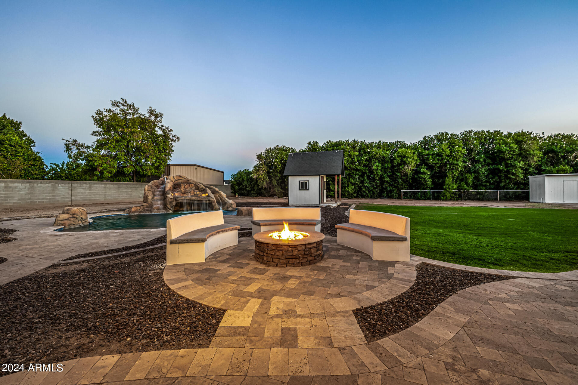 2565 E QUEEN CREEK Road