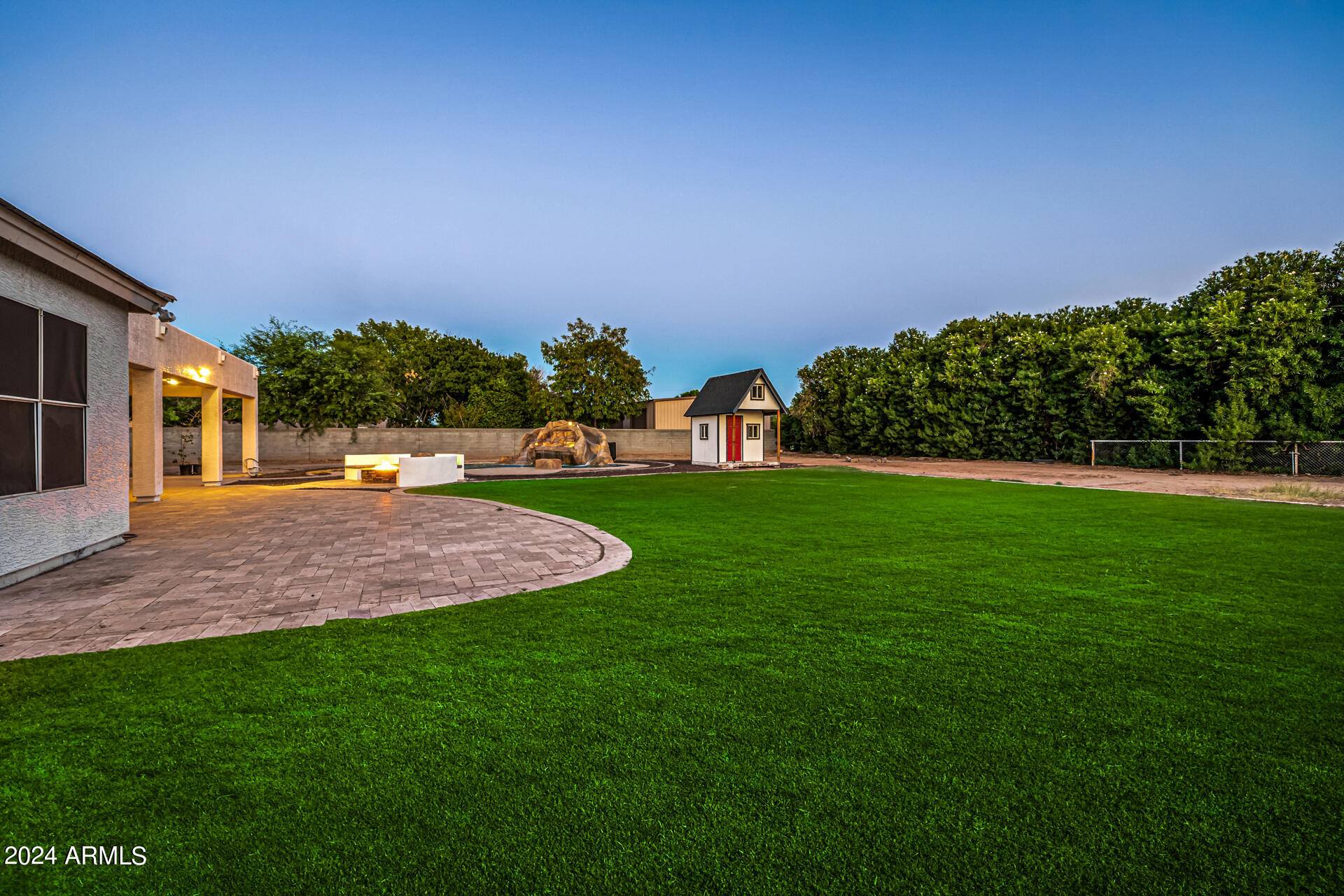 2565 E QUEEN CREEK Road