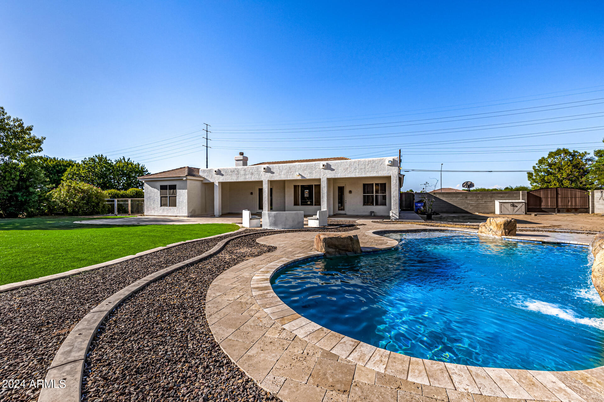 2565 E QUEEN CREEK Road