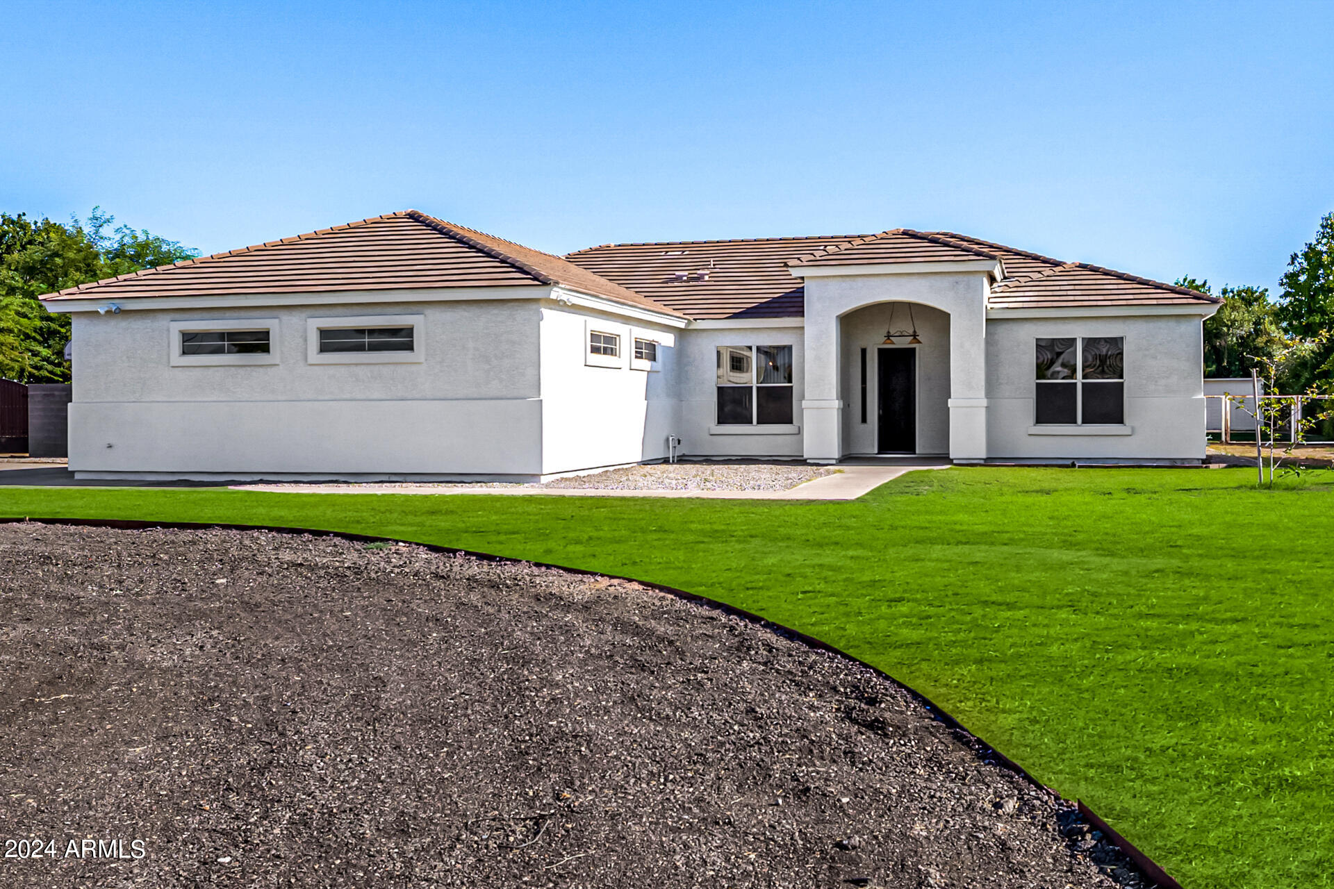 2565 E QUEEN CREEK Road