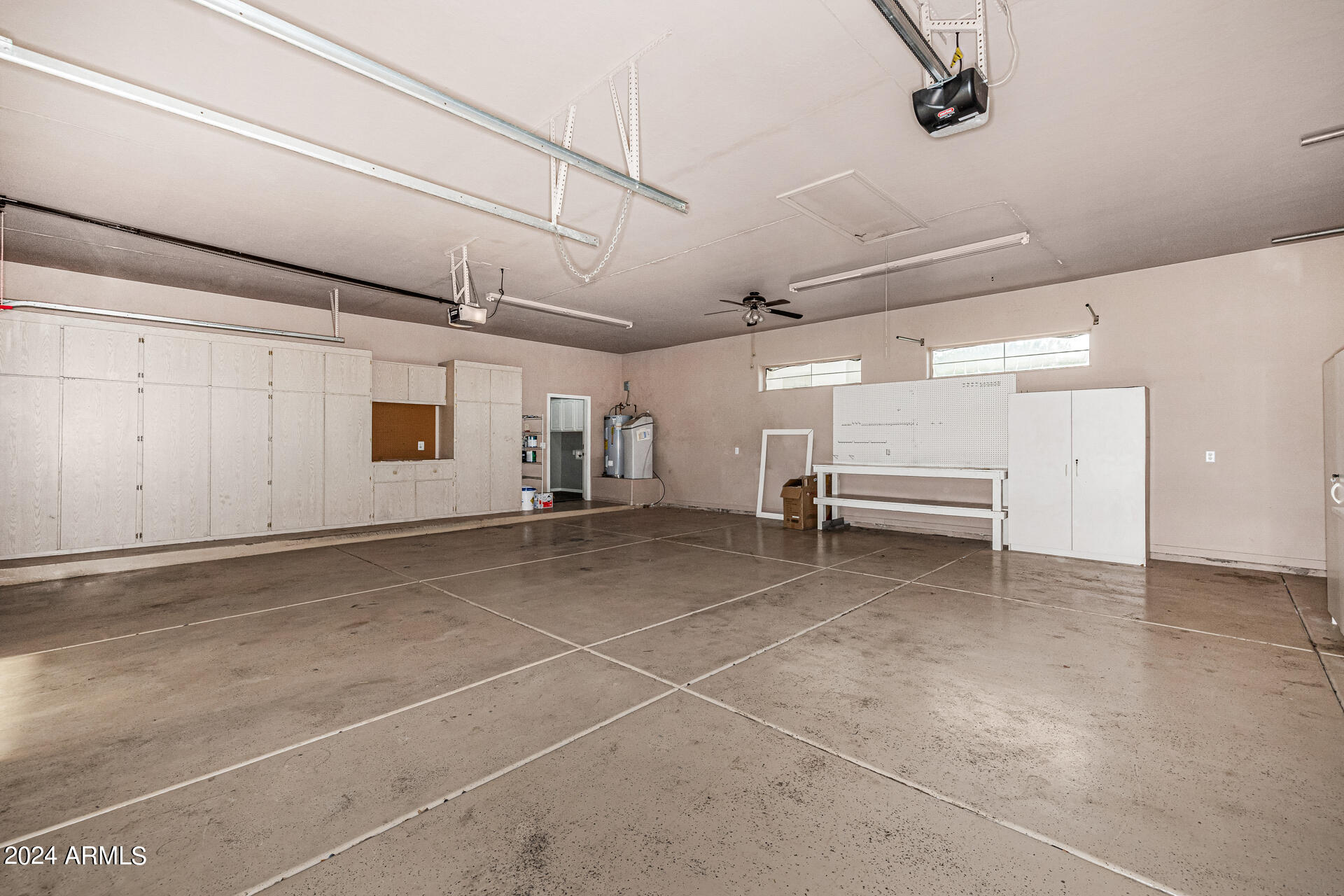 2565 E QUEEN CREEK Road