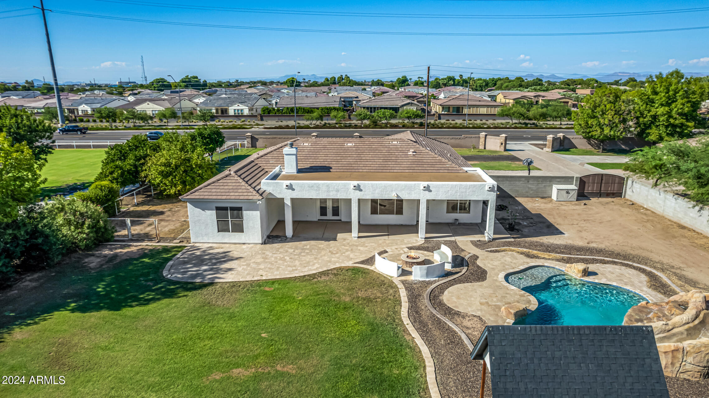 2565 E QUEEN CREEK Road