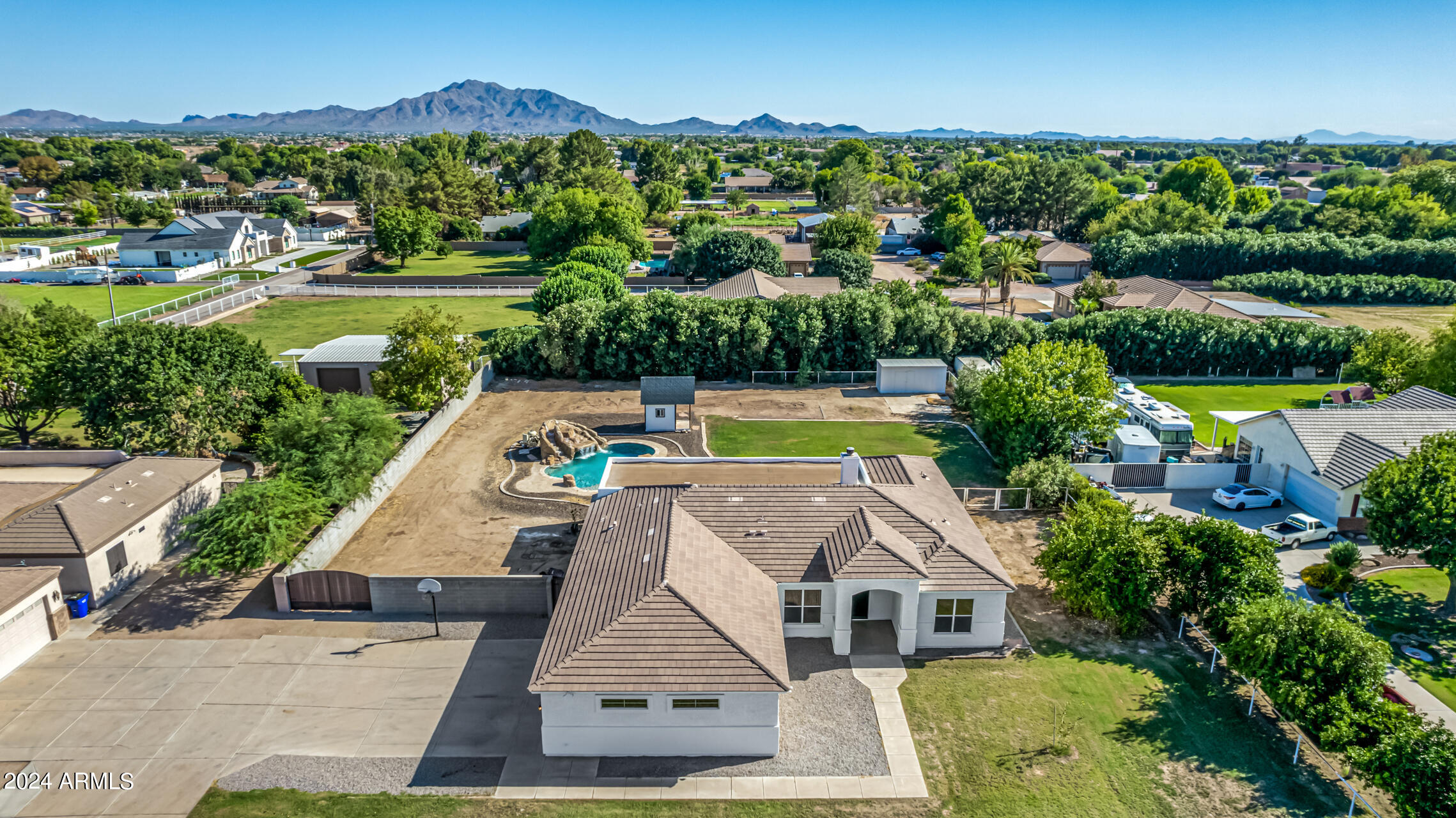 2565 E QUEEN CREEK Road