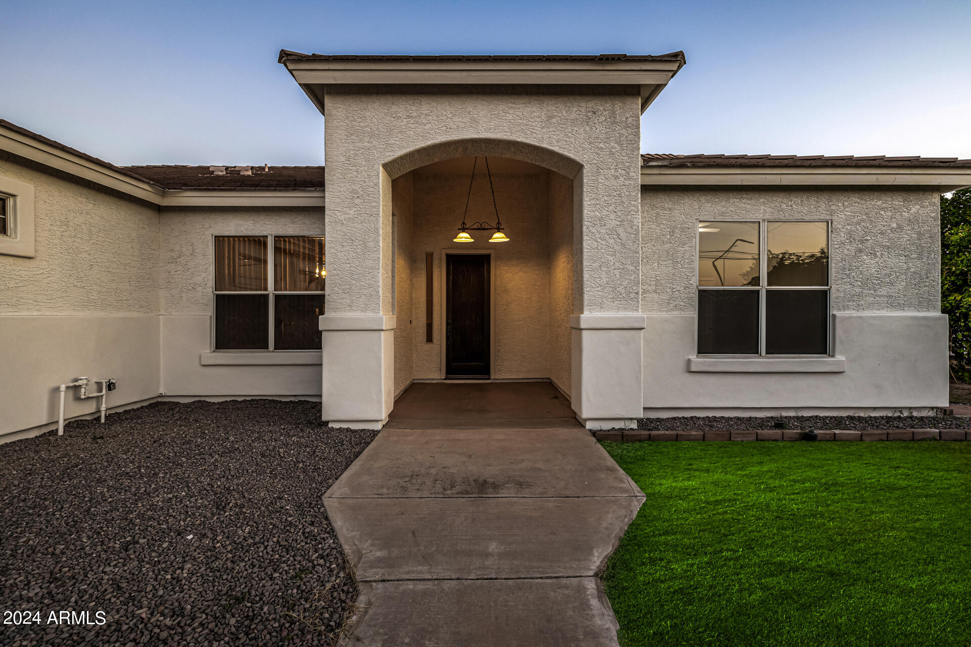 2565 E QUEEN CREEK Road