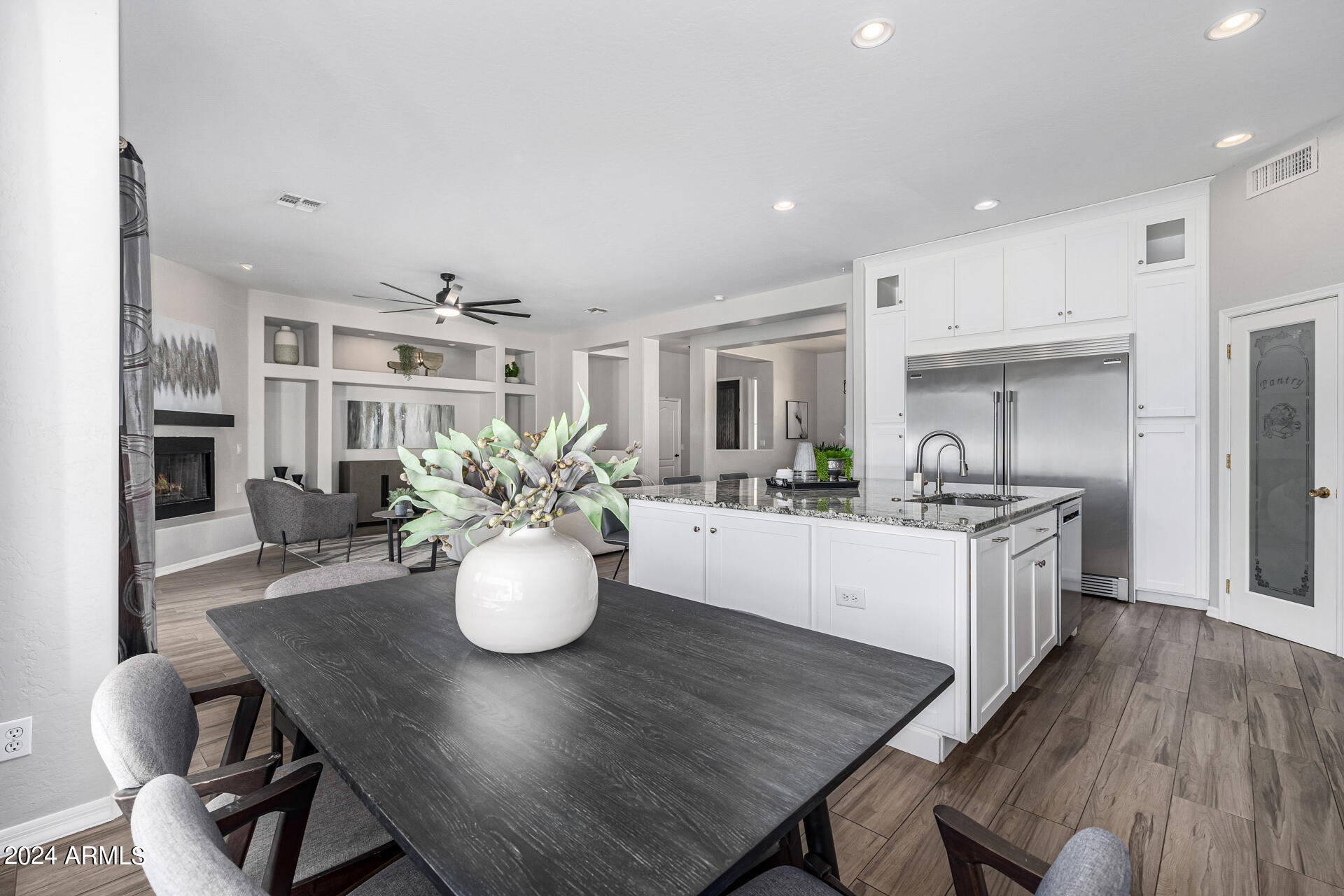 2565 E QUEEN CREEK Road