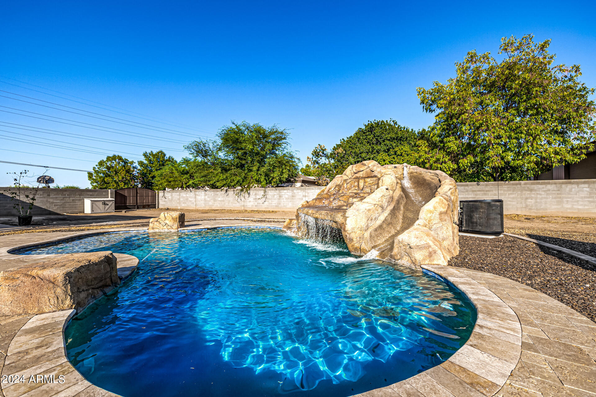 2565 E QUEEN CREEK Road