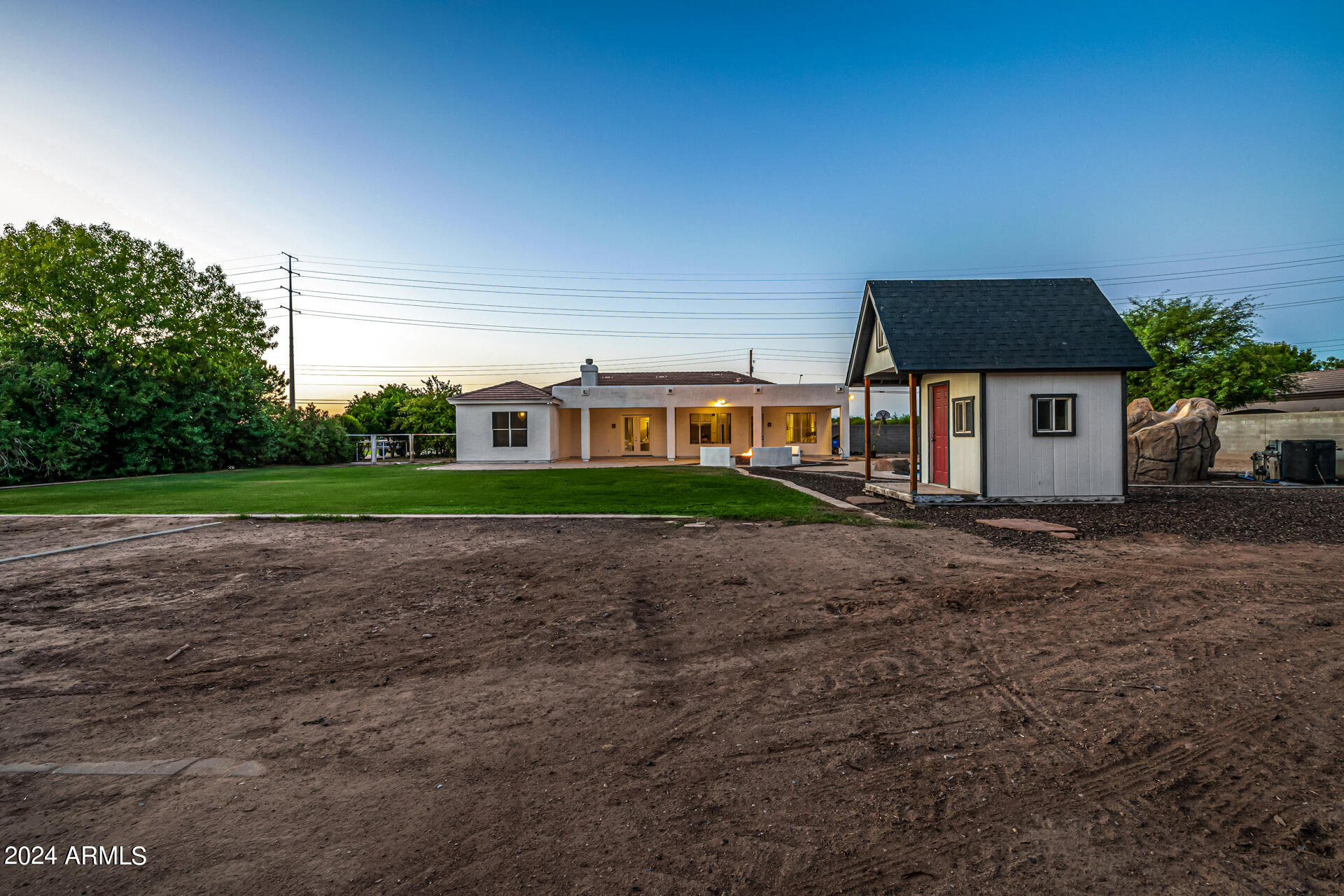 2565 E QUEEN CREEK Road