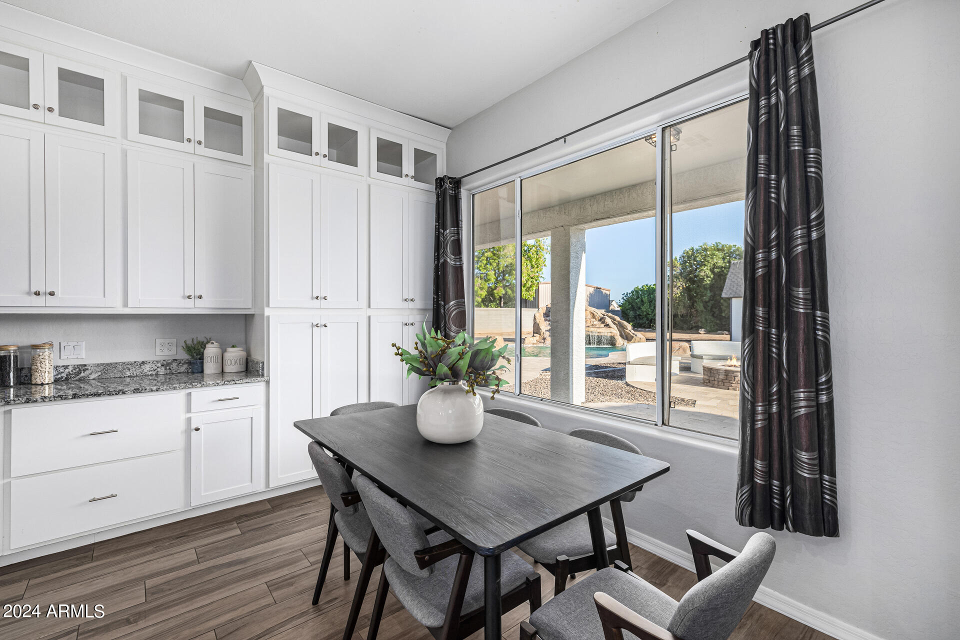 2565 E QUEEN CREEK Road