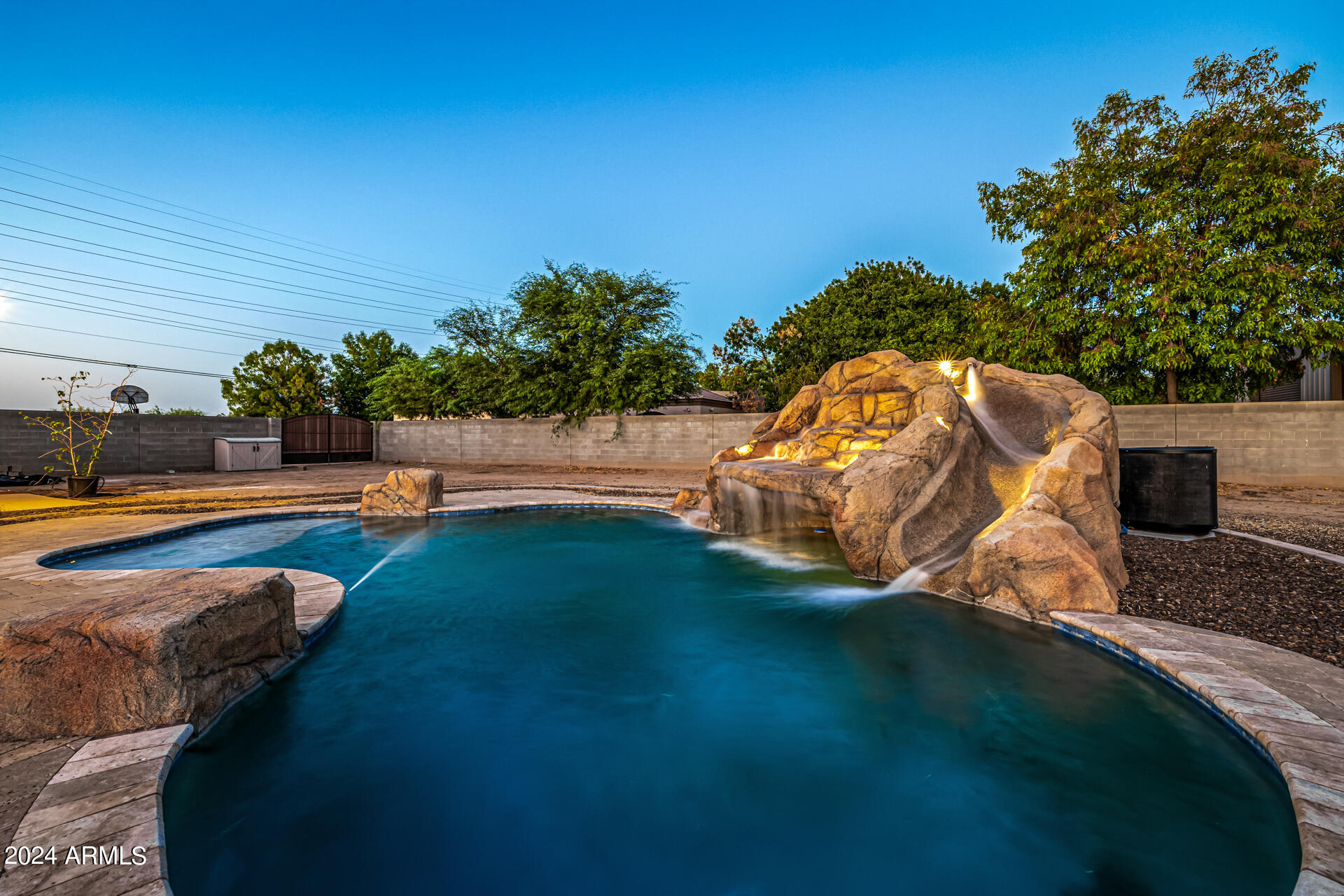 2565 E QUEEN CREEK Road
