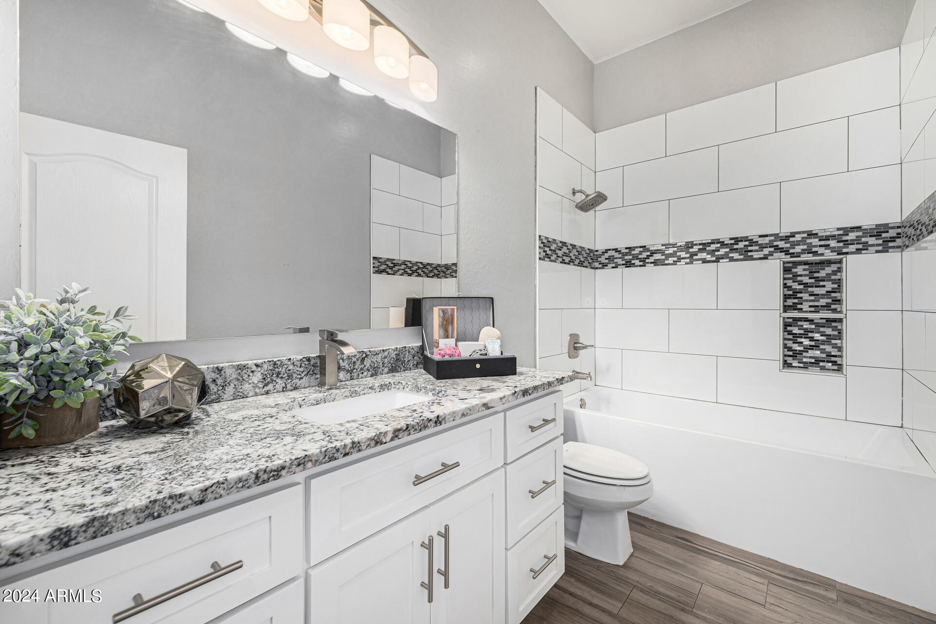 2565 E QUEEN CREEK Road