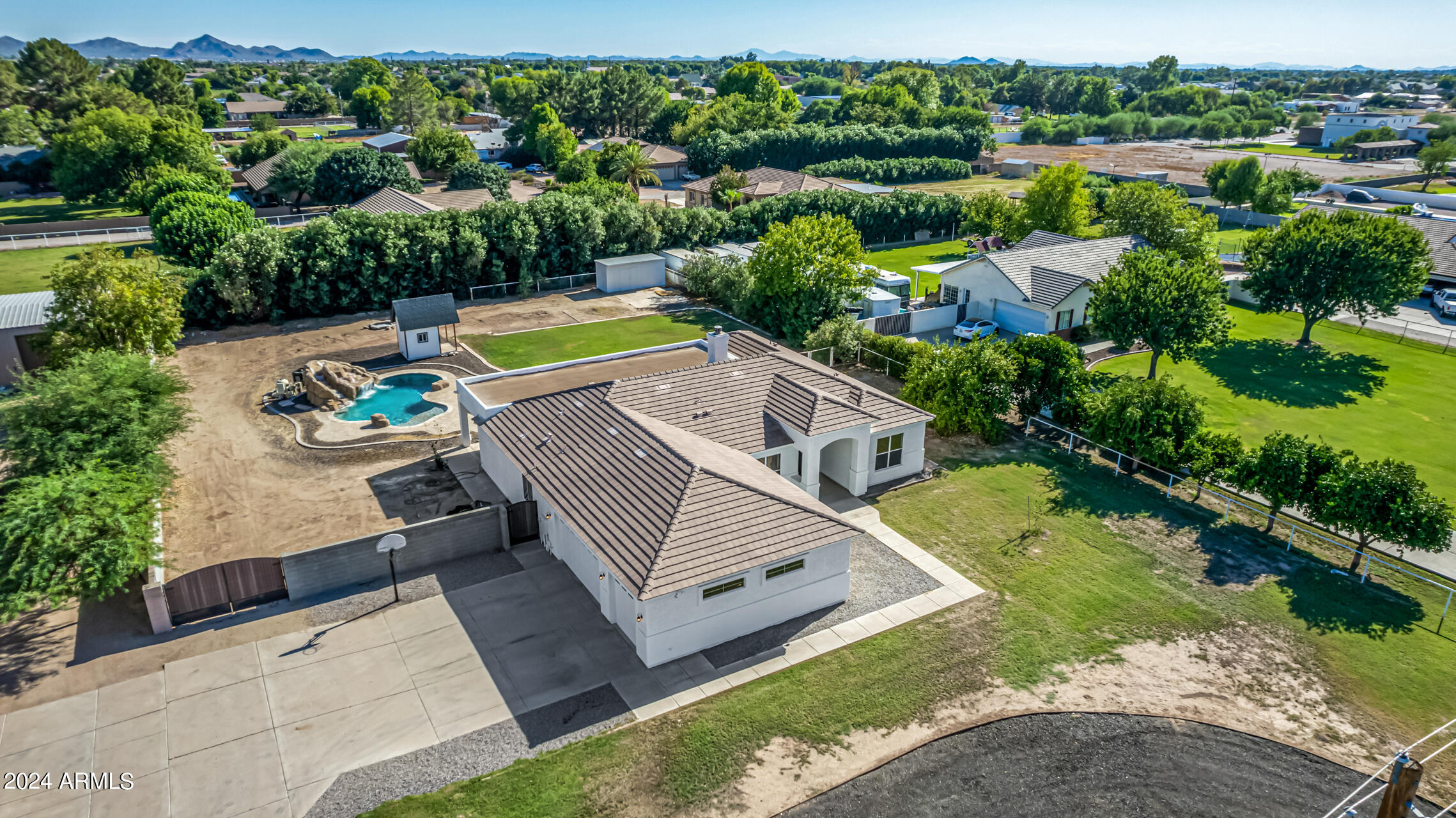 2565 E QUEEN CREEK Road