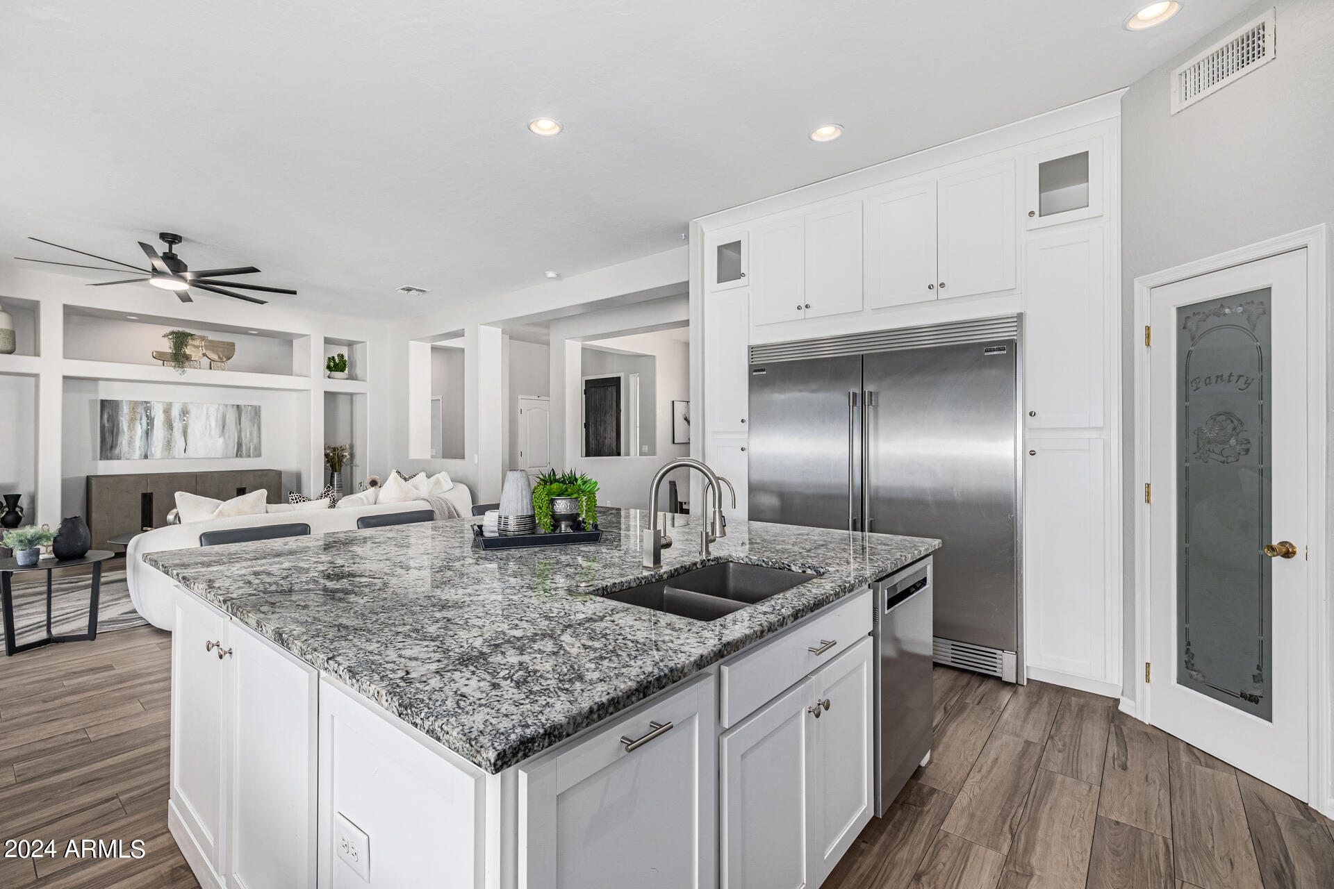 2565 E QUEEN CREEK Road