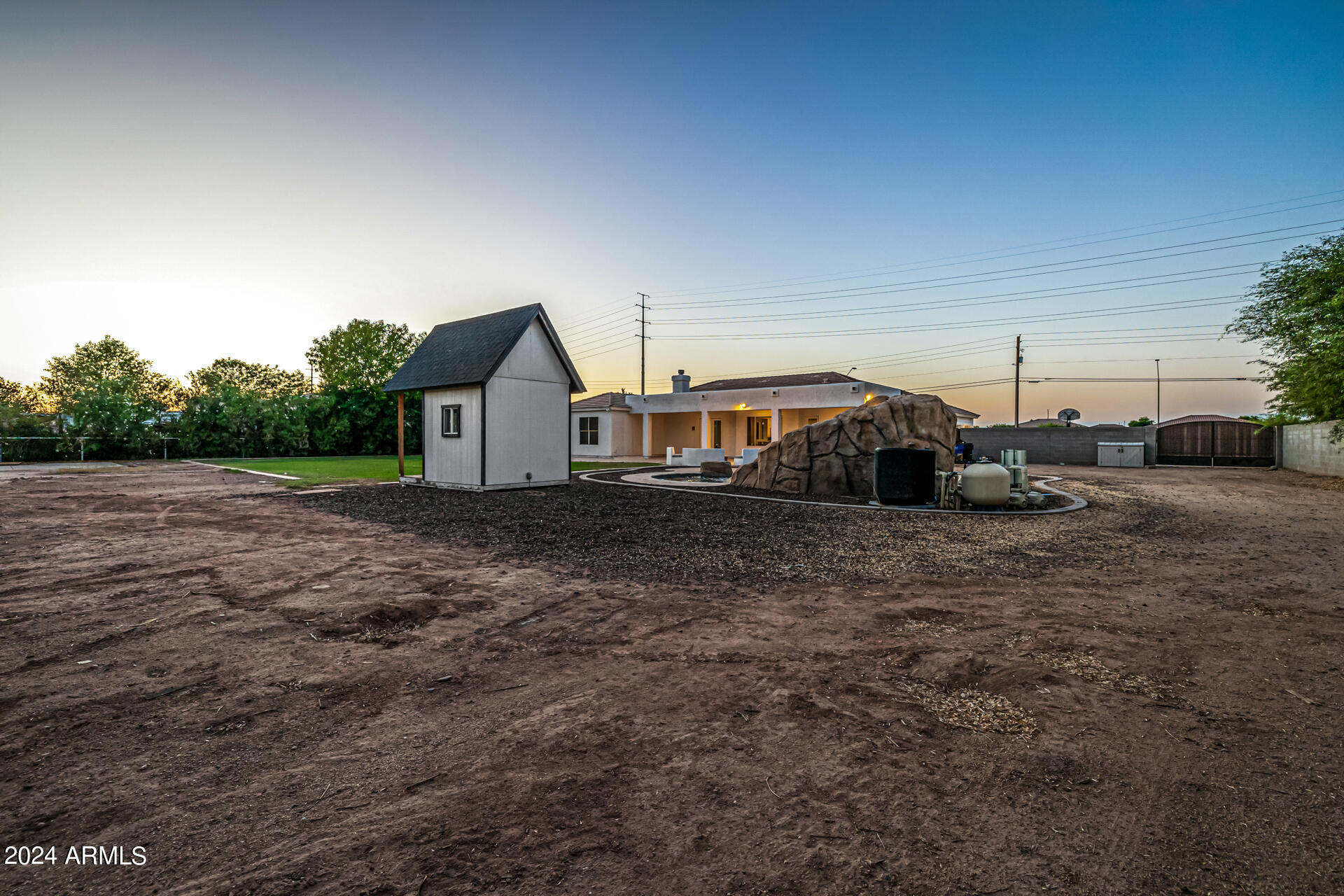 2565 E QUEEN CREEK Road