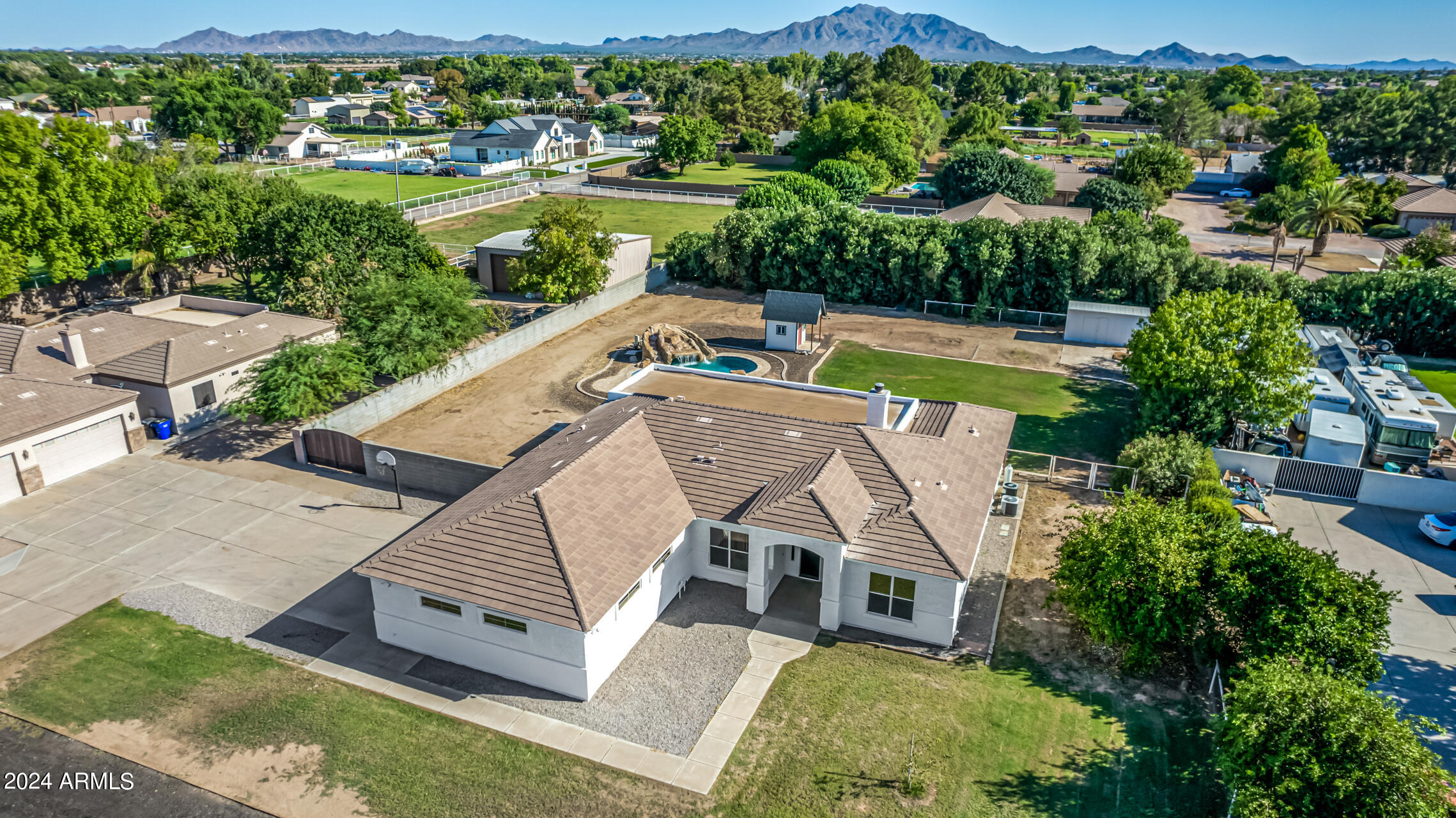 2565 E QUEEN CREEK Road