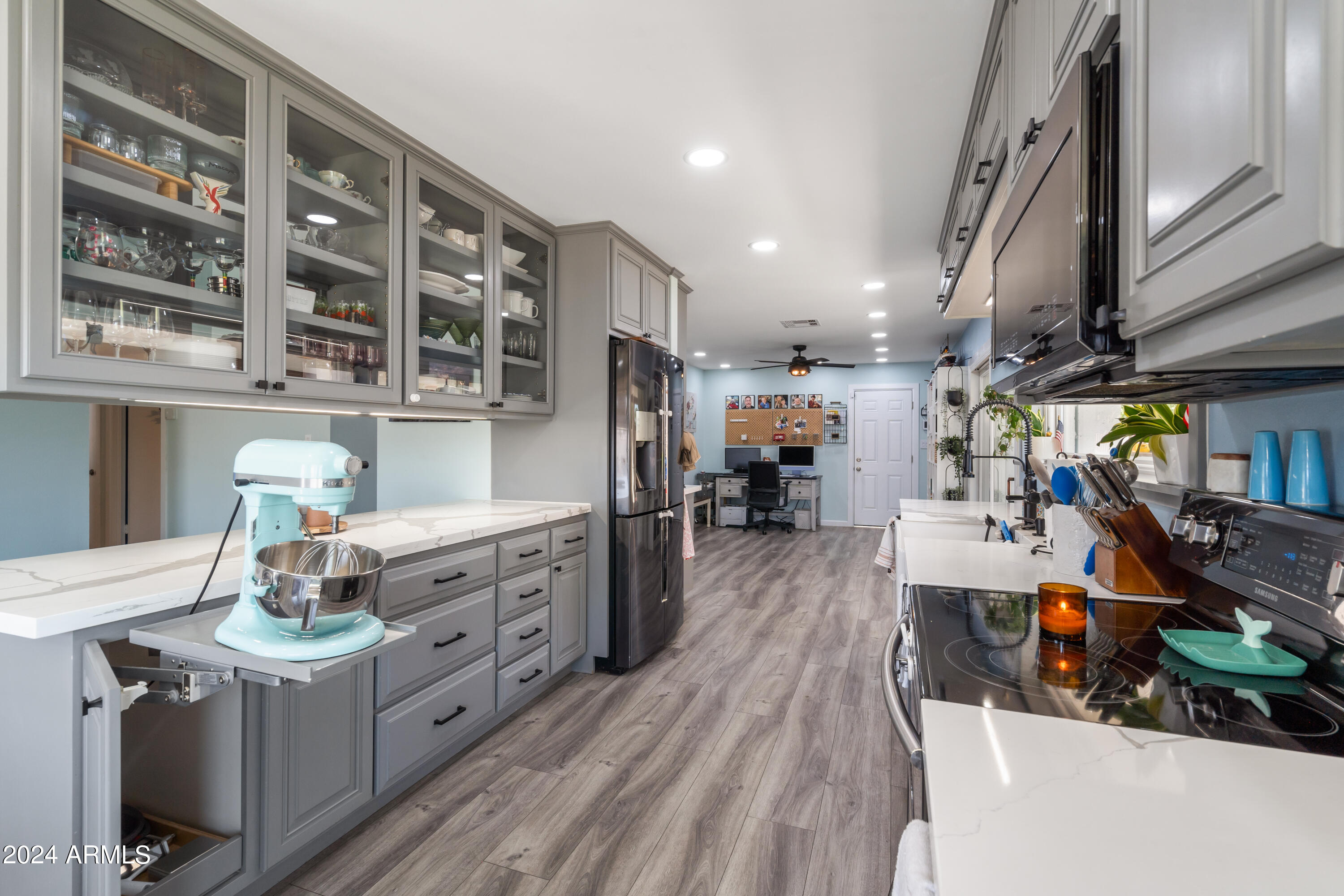 5205 W MOUNTAIN VIEW Road