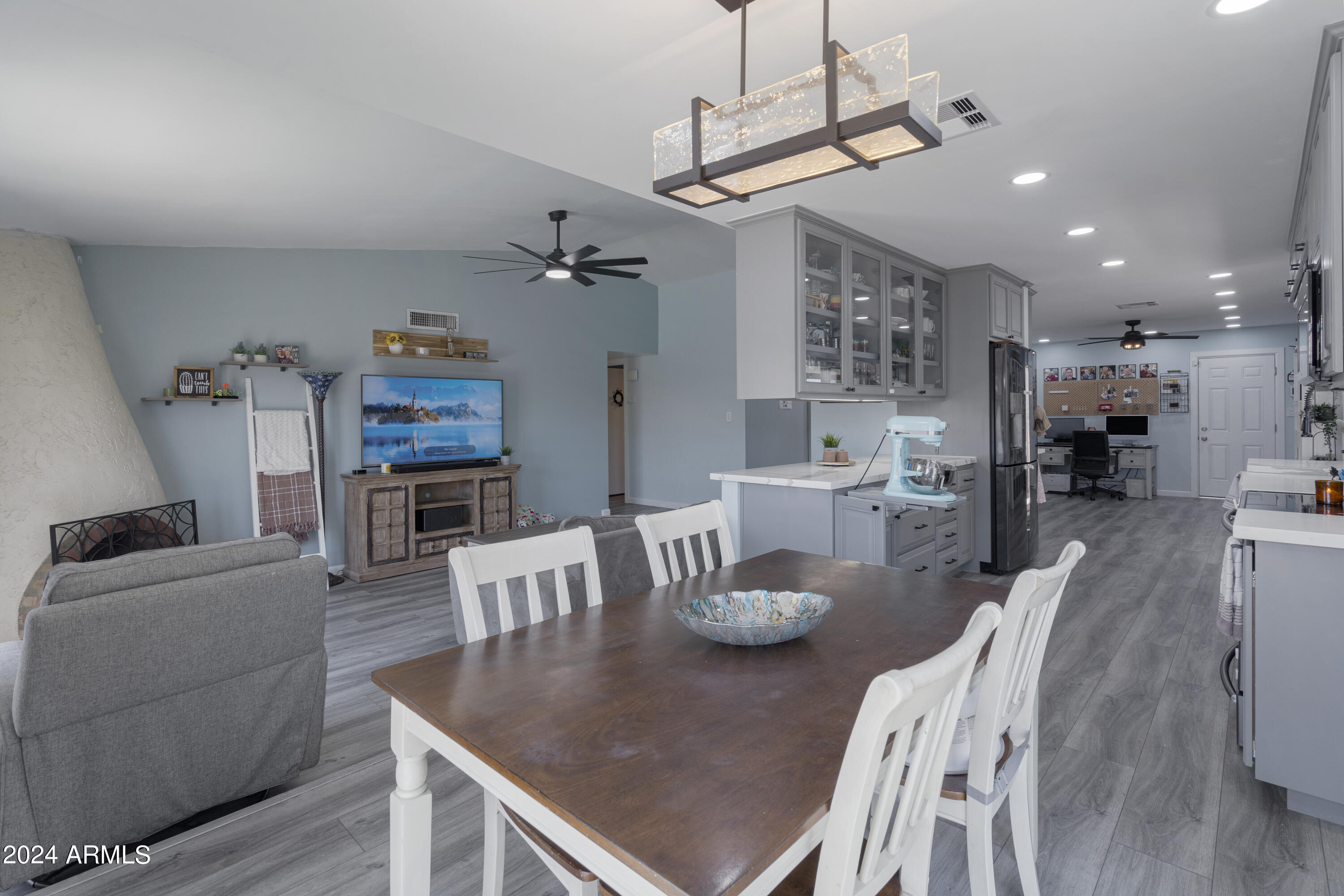 5205 W MOUNTAIN VIEW Road