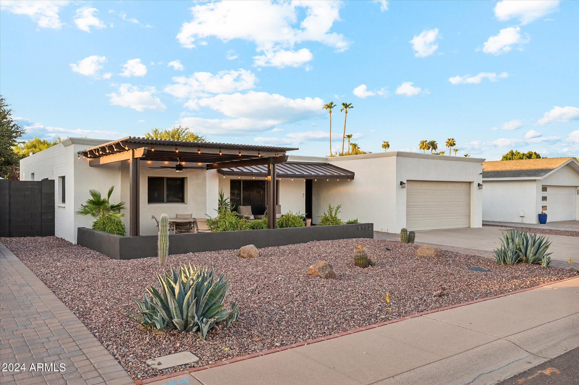 8132 E JACKRABBIT Road