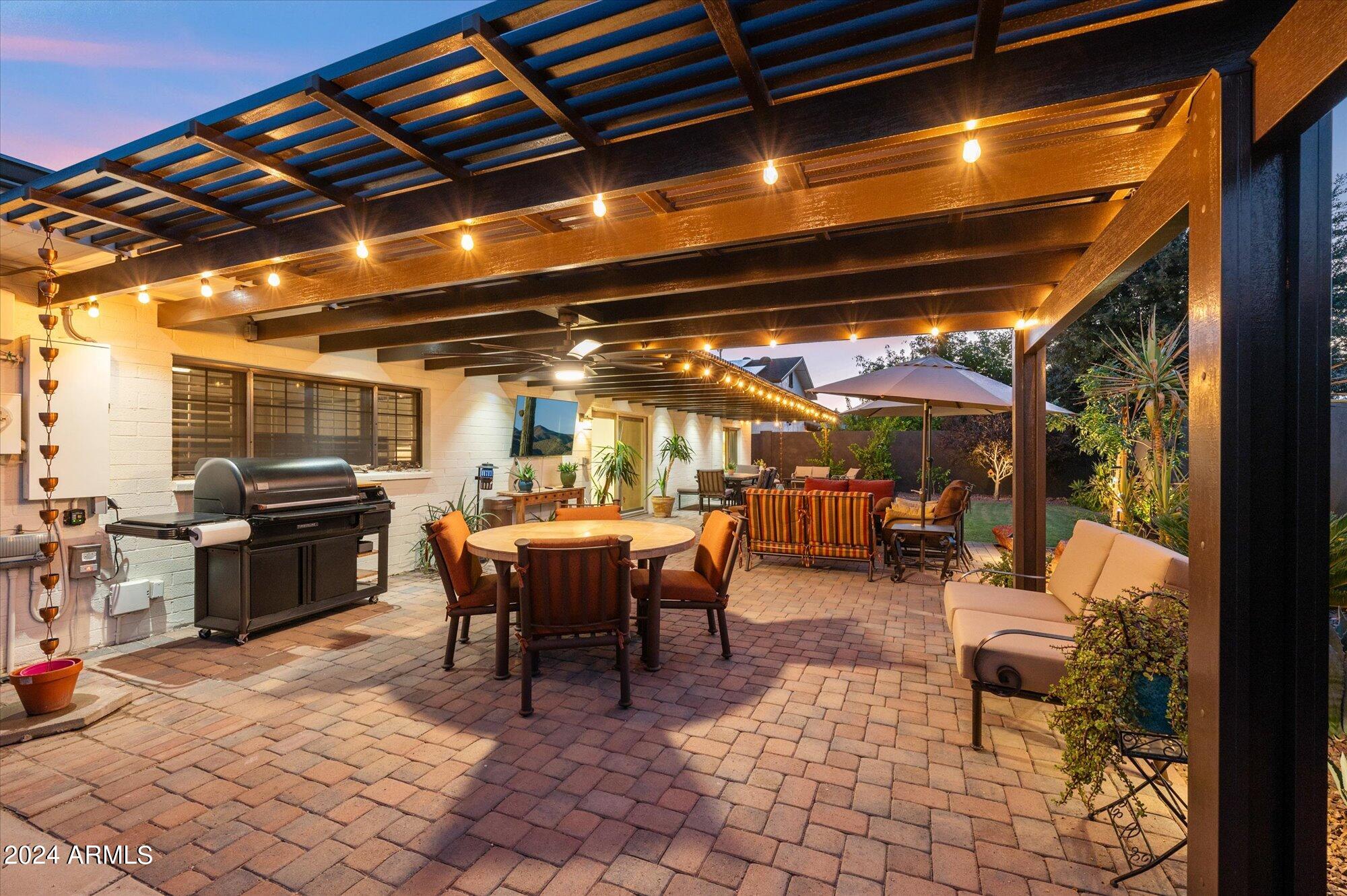 8132 E JACKRABBIT Road