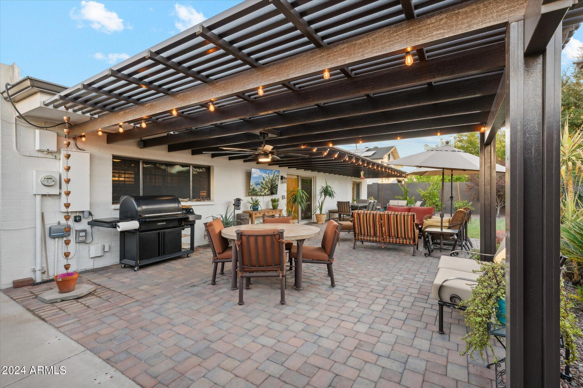 8132 E JACKRABBIT Road