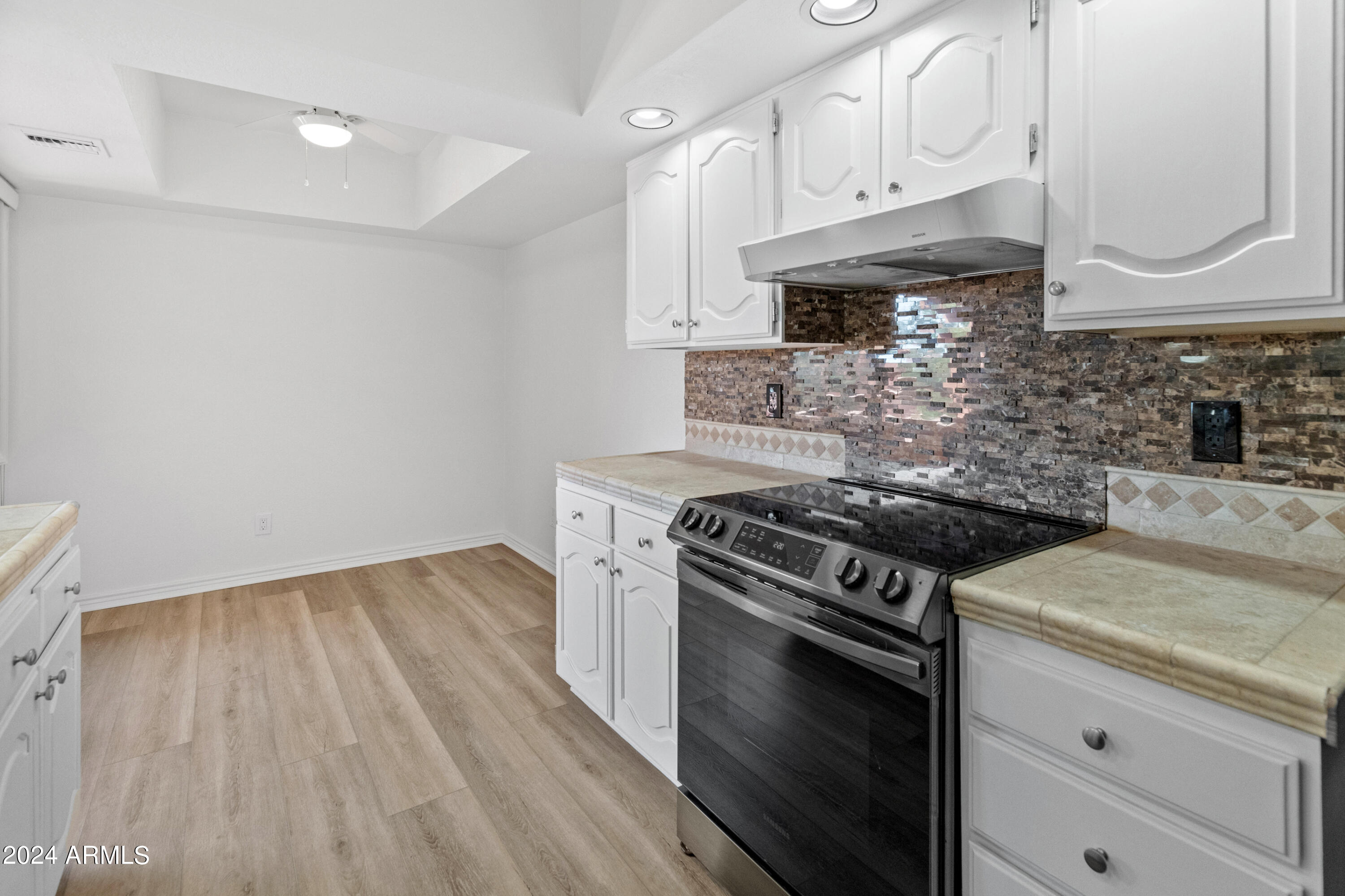 4303 E CACTUS Road # 441