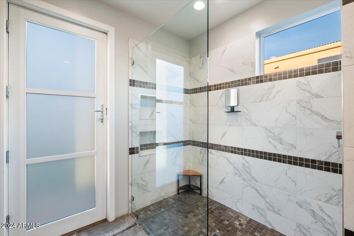 1822 E PALMAIRE Avenue