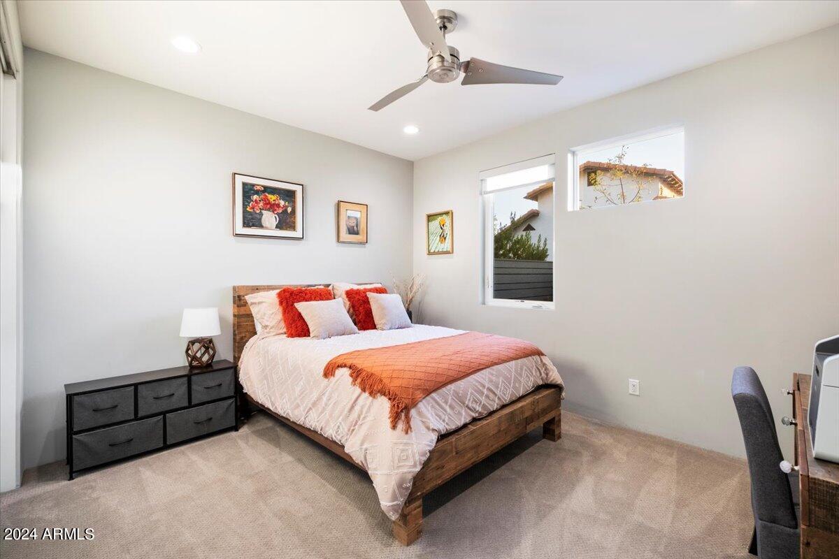 1822 E PALMAIRE Avenue