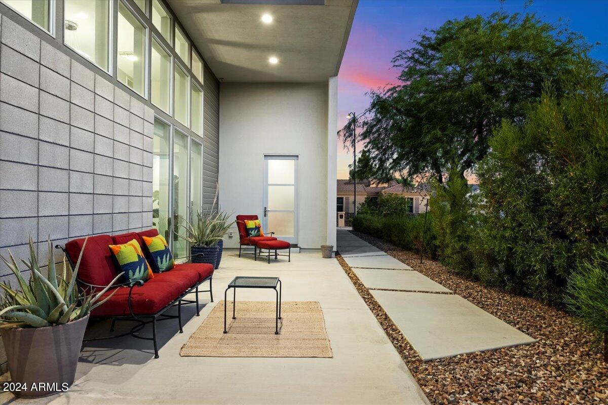 1822 E PALMAIRE Avenue