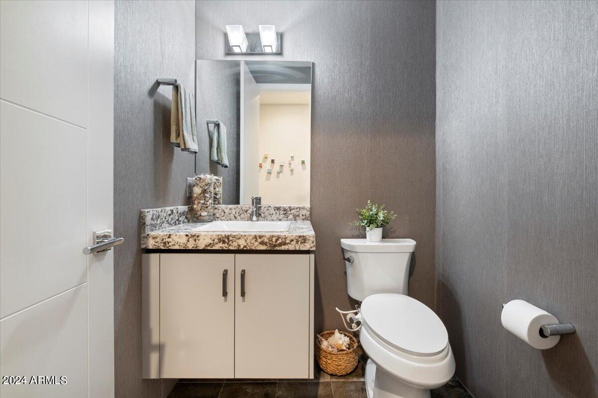 1822 E PALMAIRE Avenue