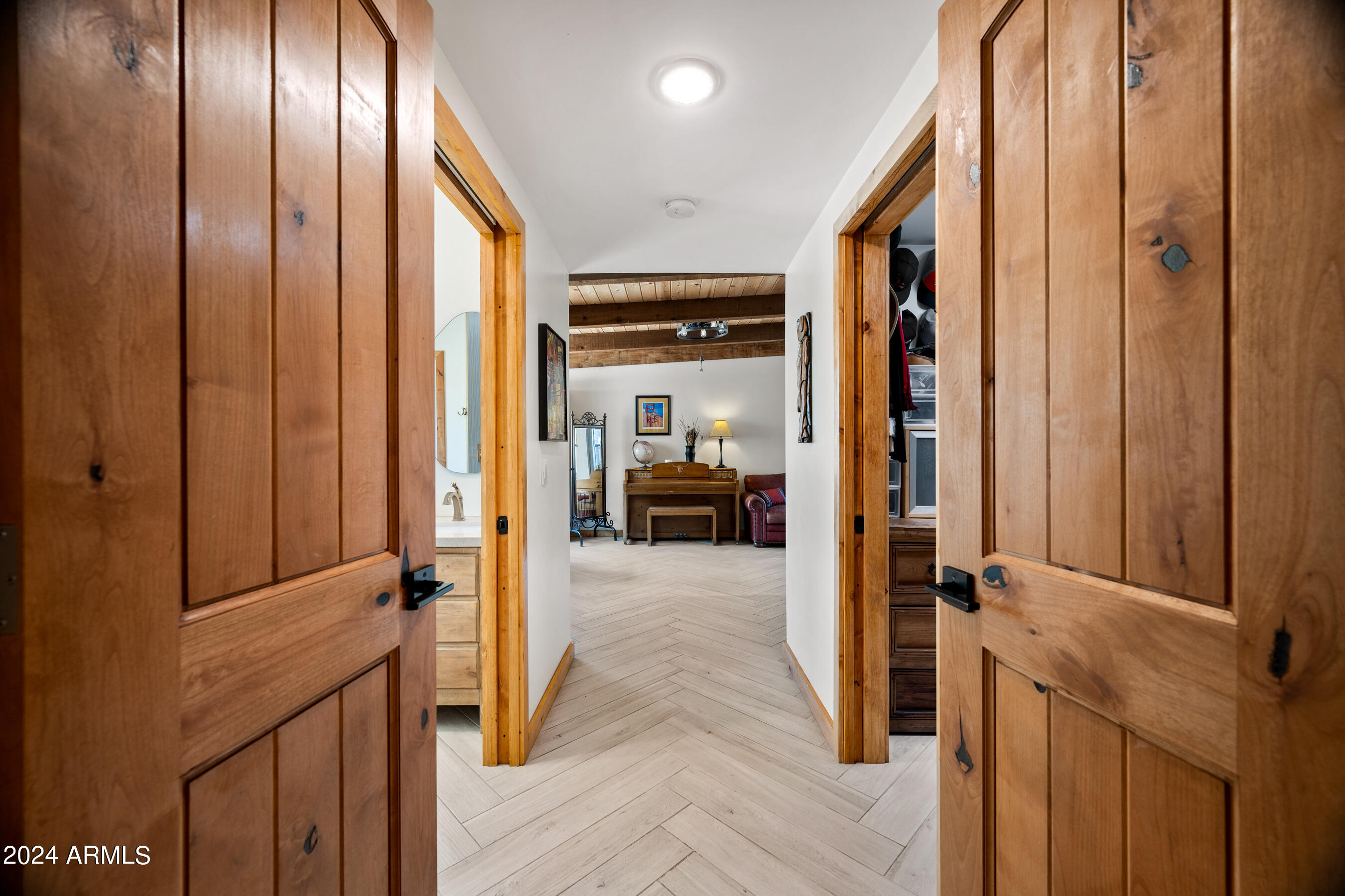 8243 S 40TH Street