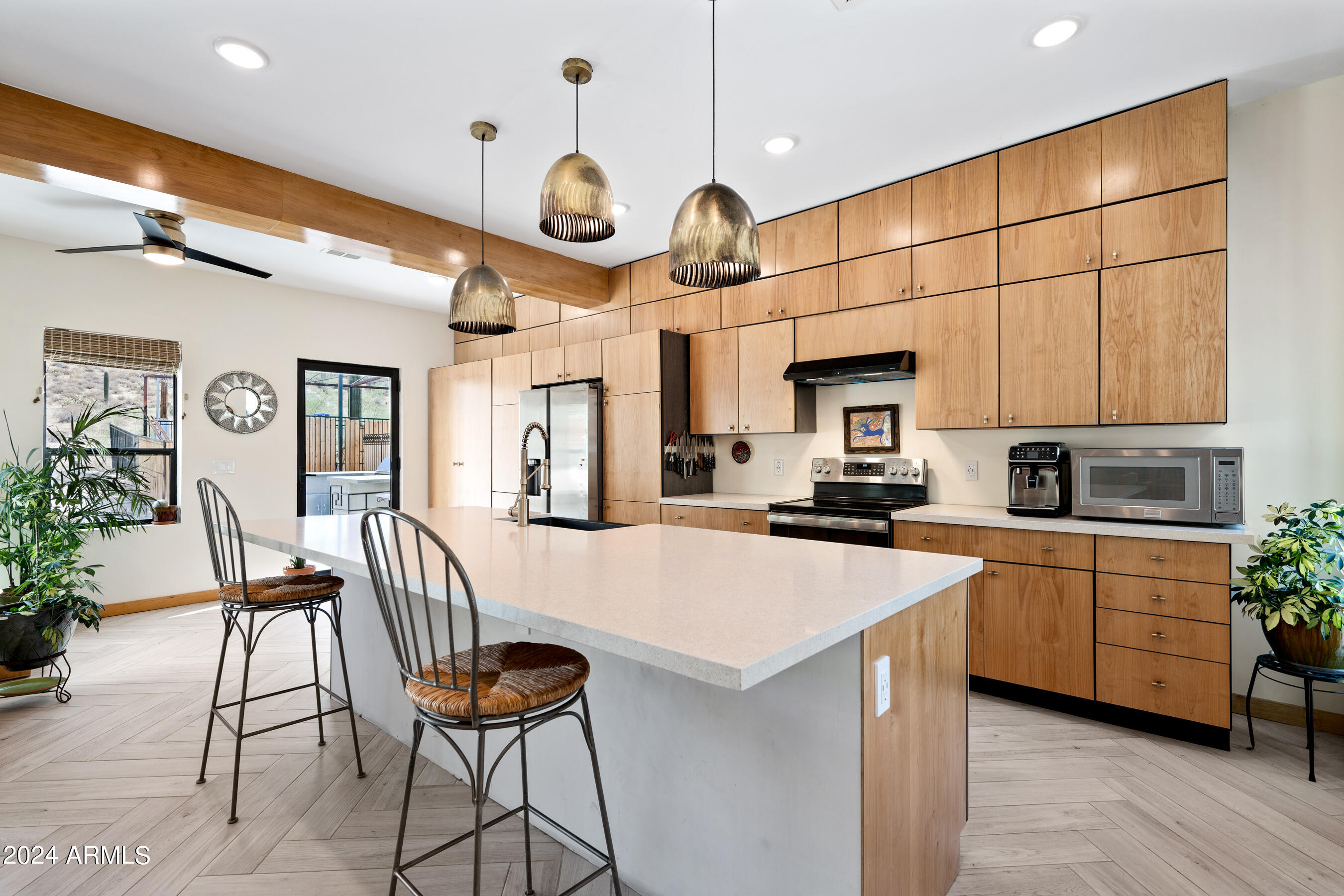 8243 S 40TH Street