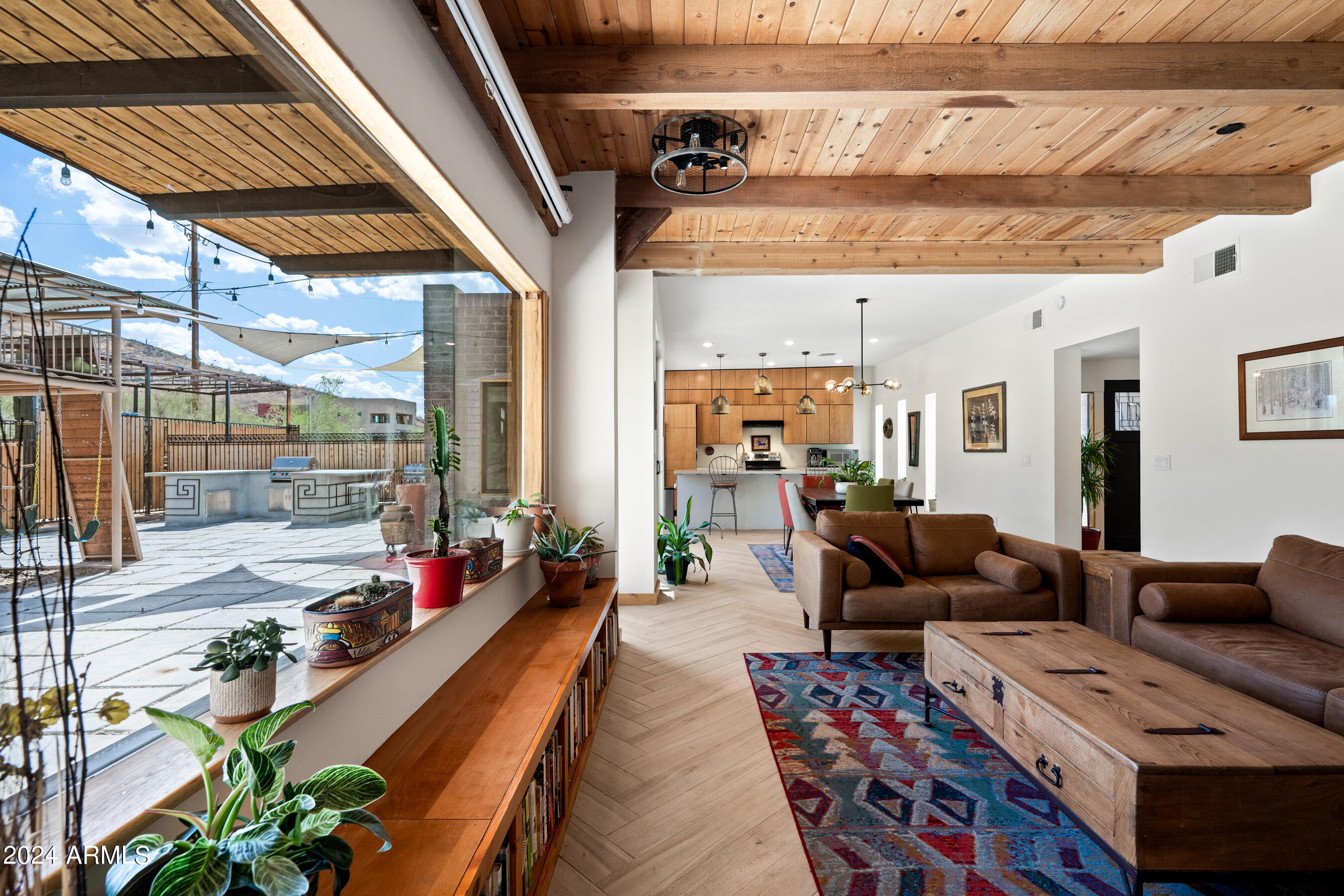 8243 S 40TH Street
