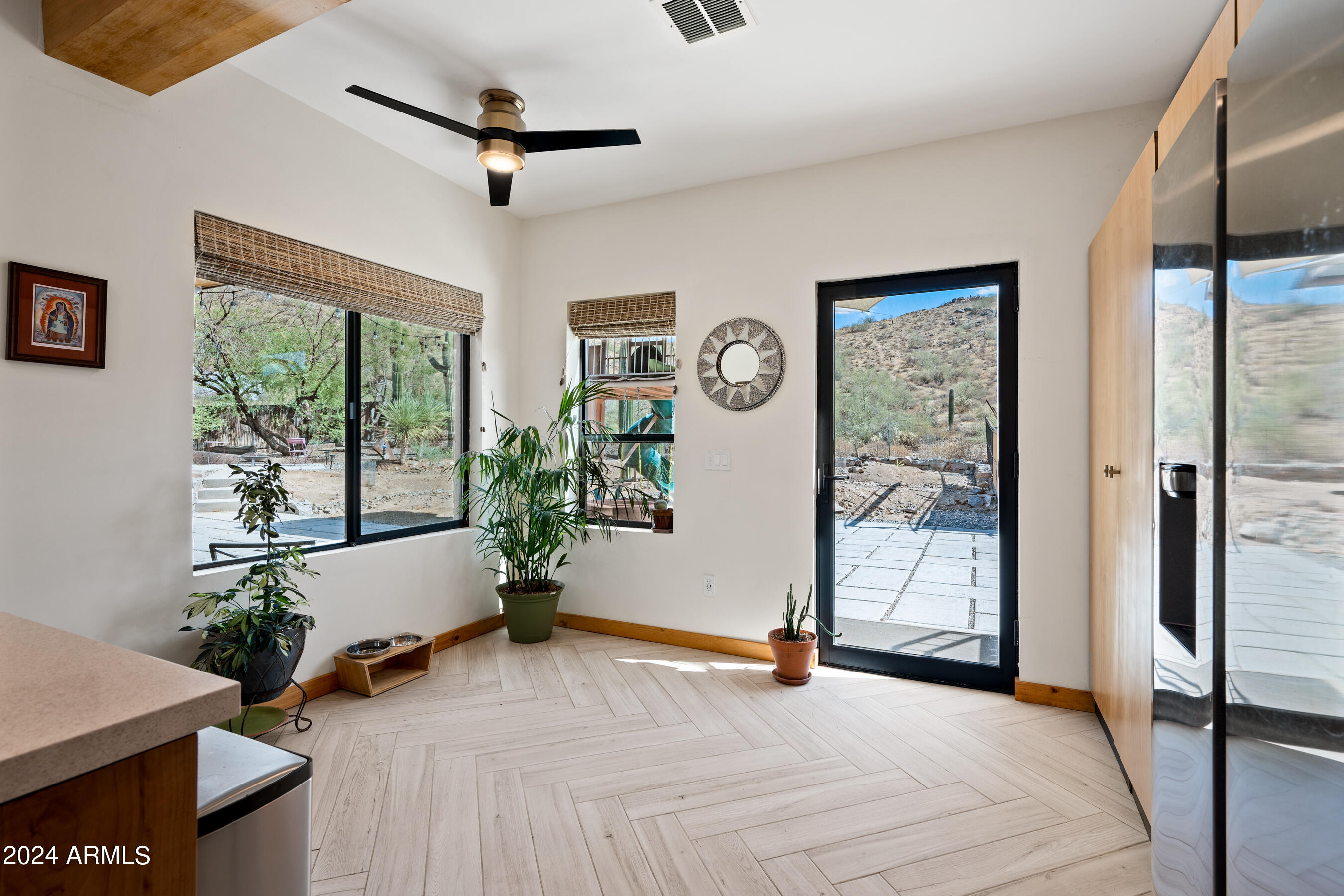 8243 S 40TH Street