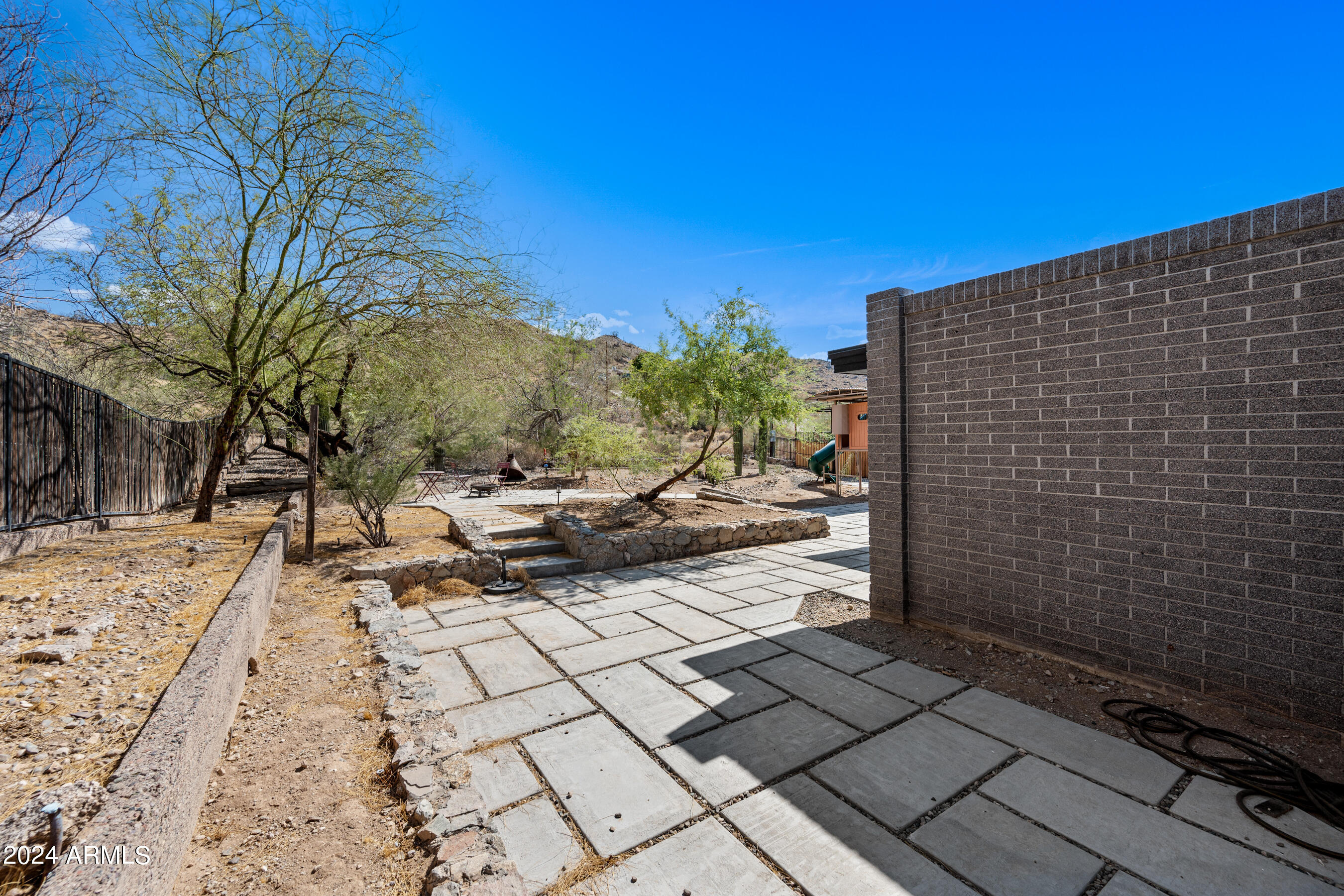 8243 S 40TH Street