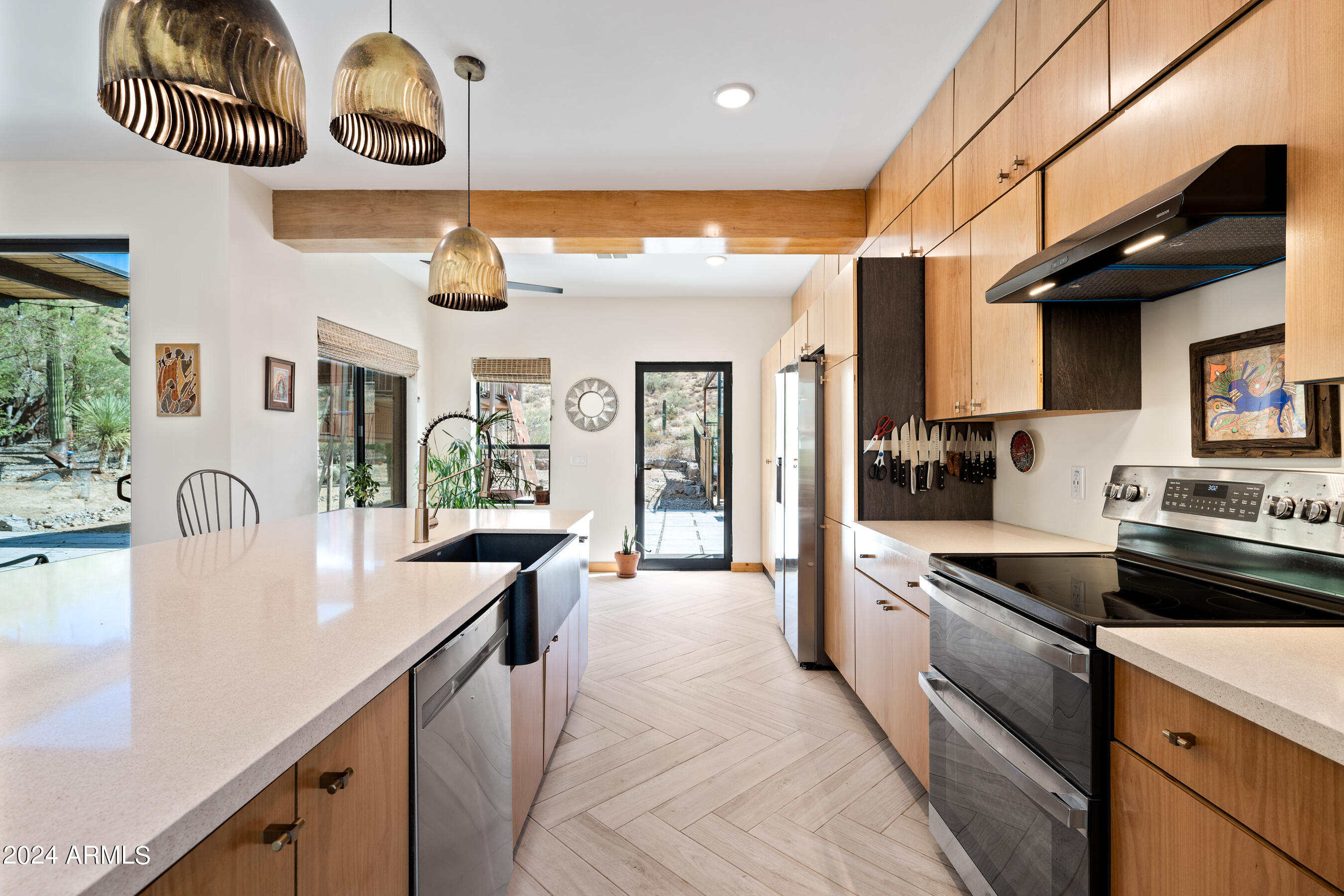 8243 S 40TH Street