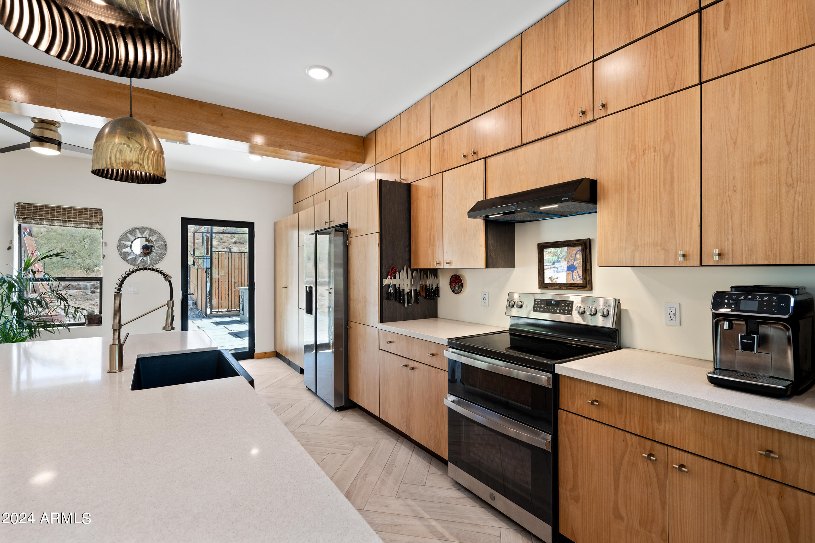 8243 S 40TH Street
