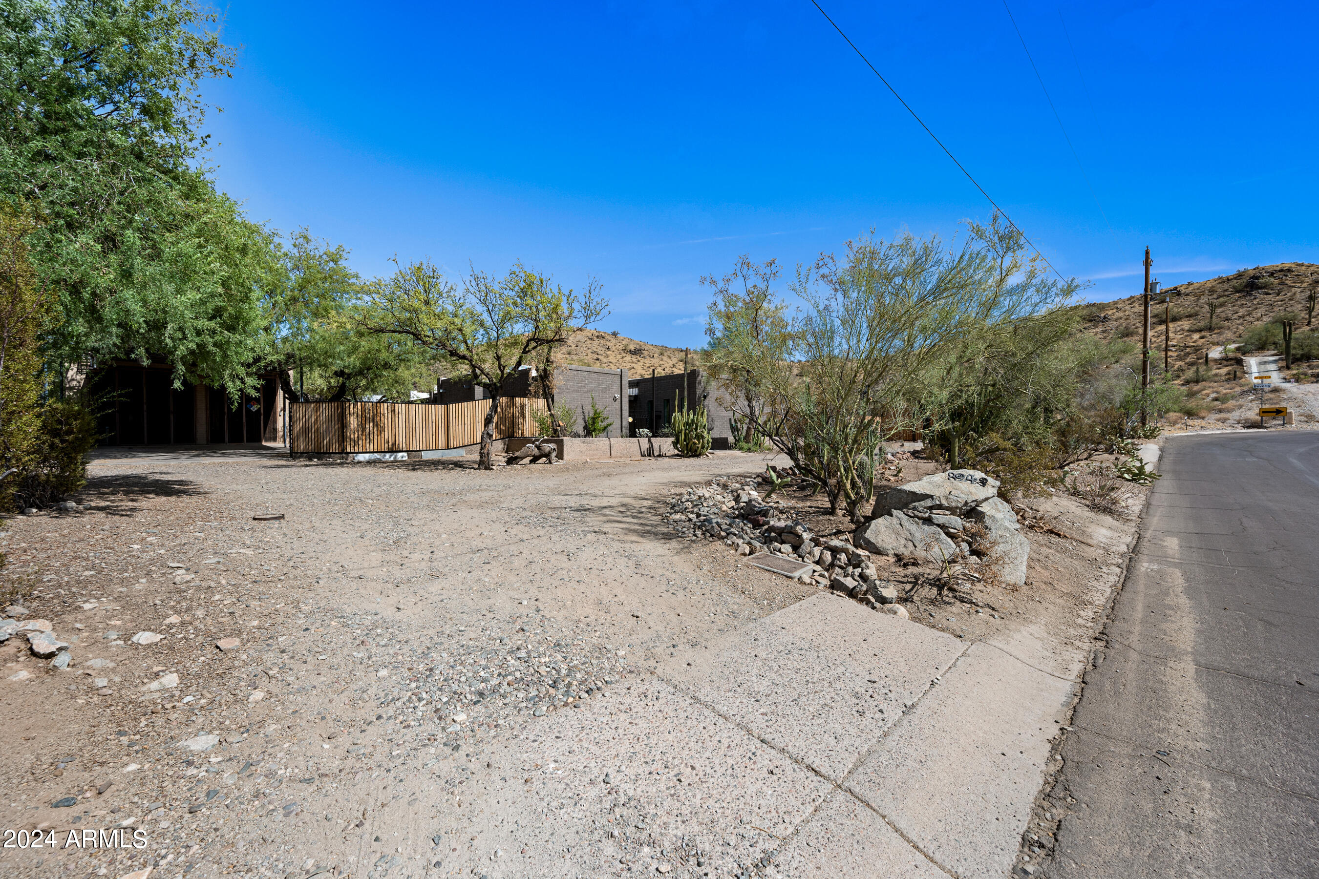 8243 S 40TH Street