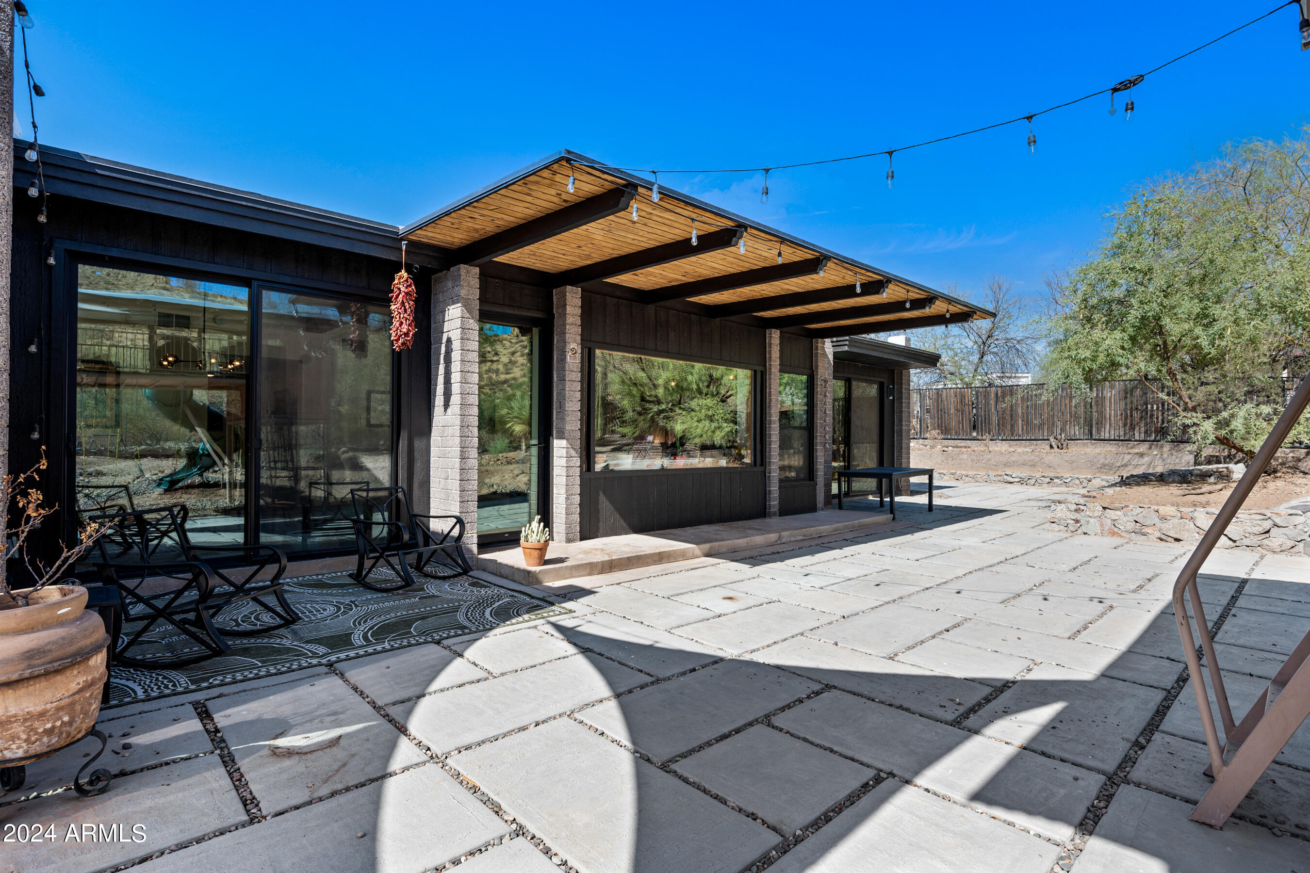 8243 S 40TH Street