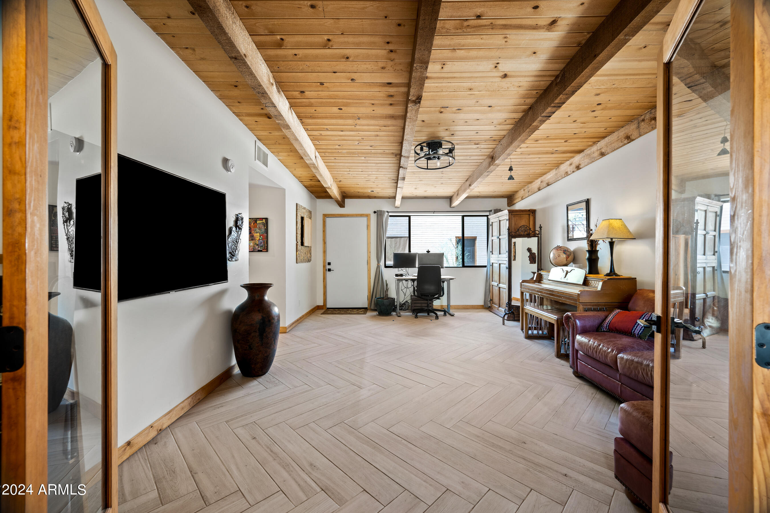 8243 S 40TH Street