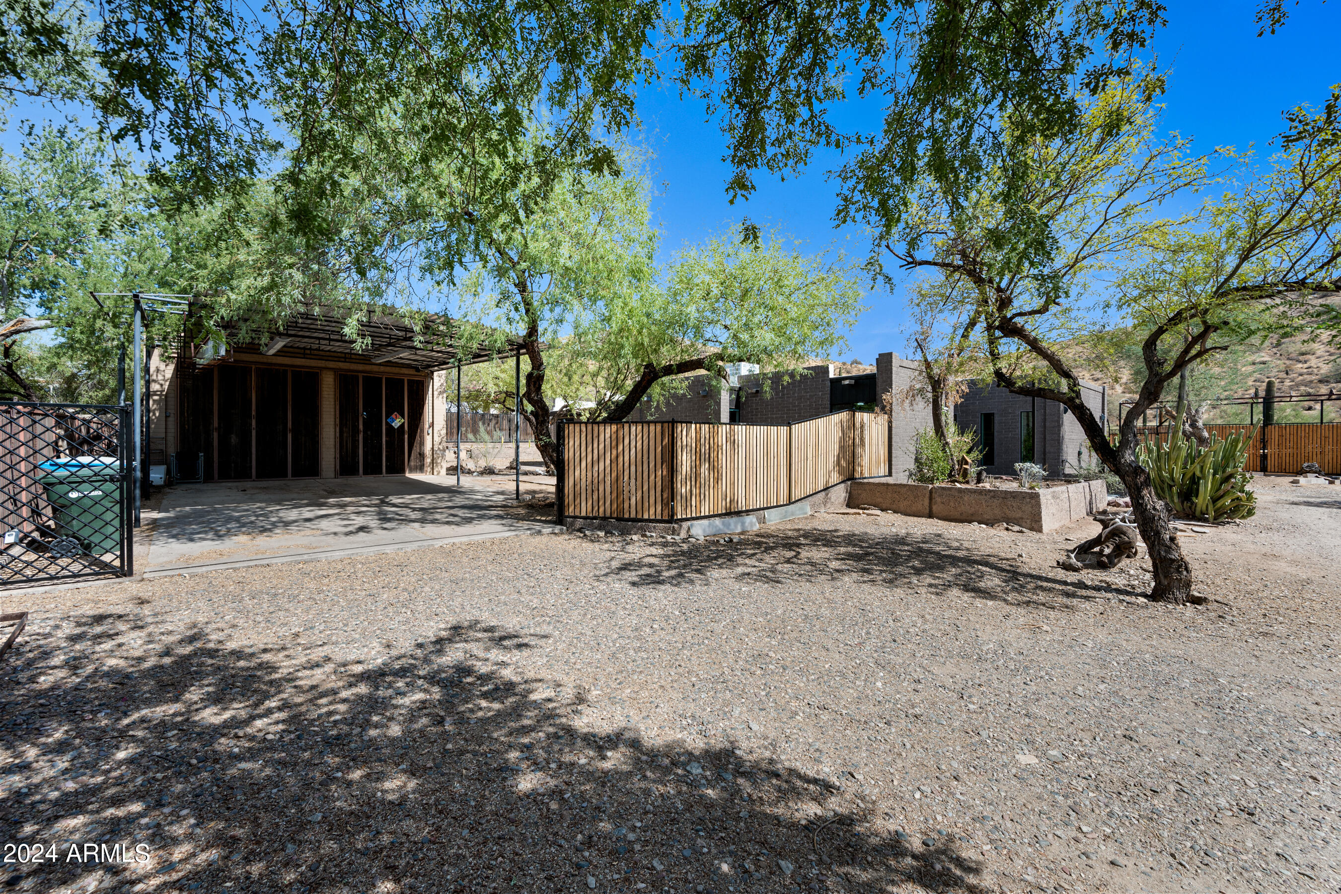 8243 S 40TH Street