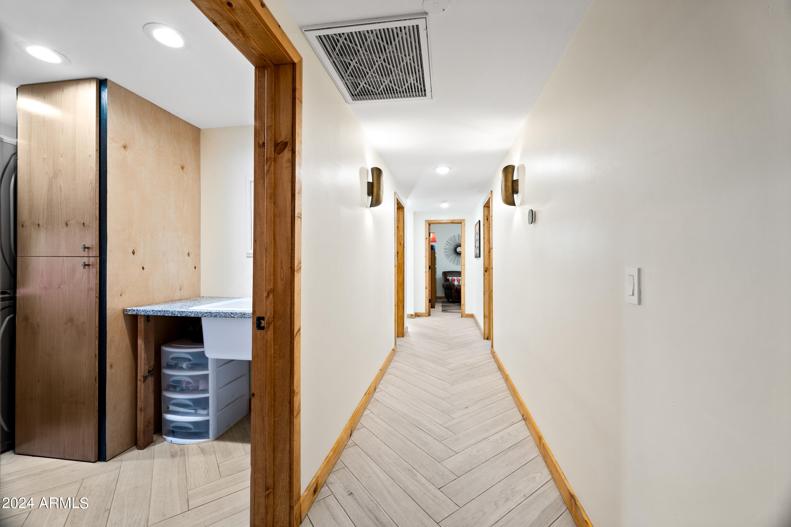 8243 S 40TH Street