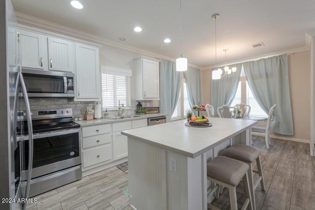 7373 E US HIGHWAY 60 -- FRNT