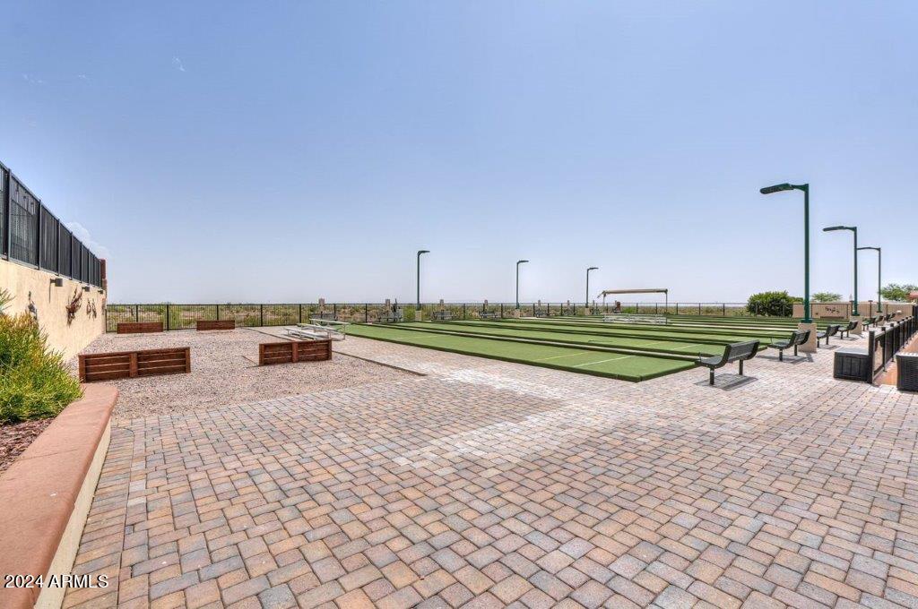 7373 E US HIGHWAY 60 -- FRNT