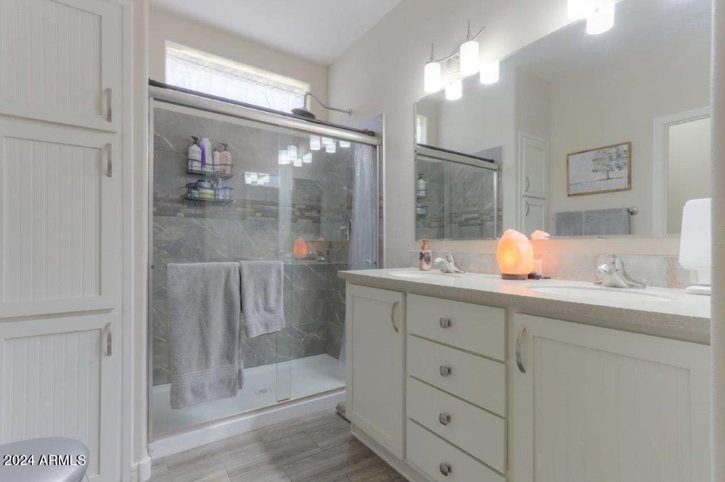 7373 E US HIGHWAY 60 -- FRNT