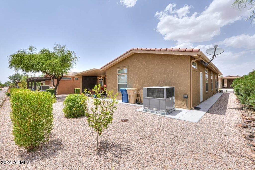 7373 E US HIGHWAY 60 -- FRNT