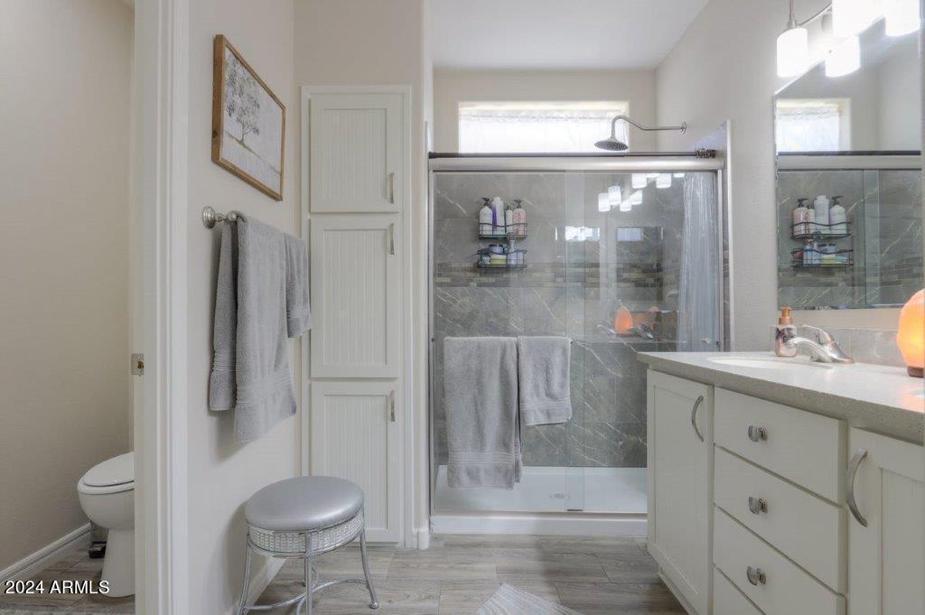 7373 E US HIGHWAY 60 -- FRNT