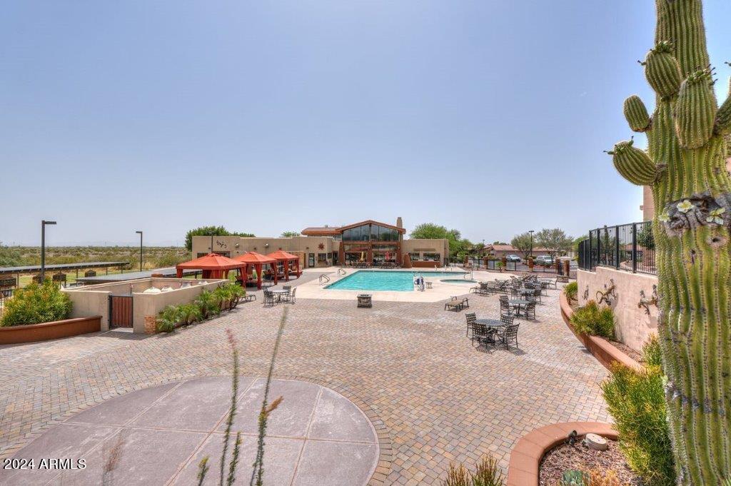 7373 E US HIGHWAY 60 -- FRNT