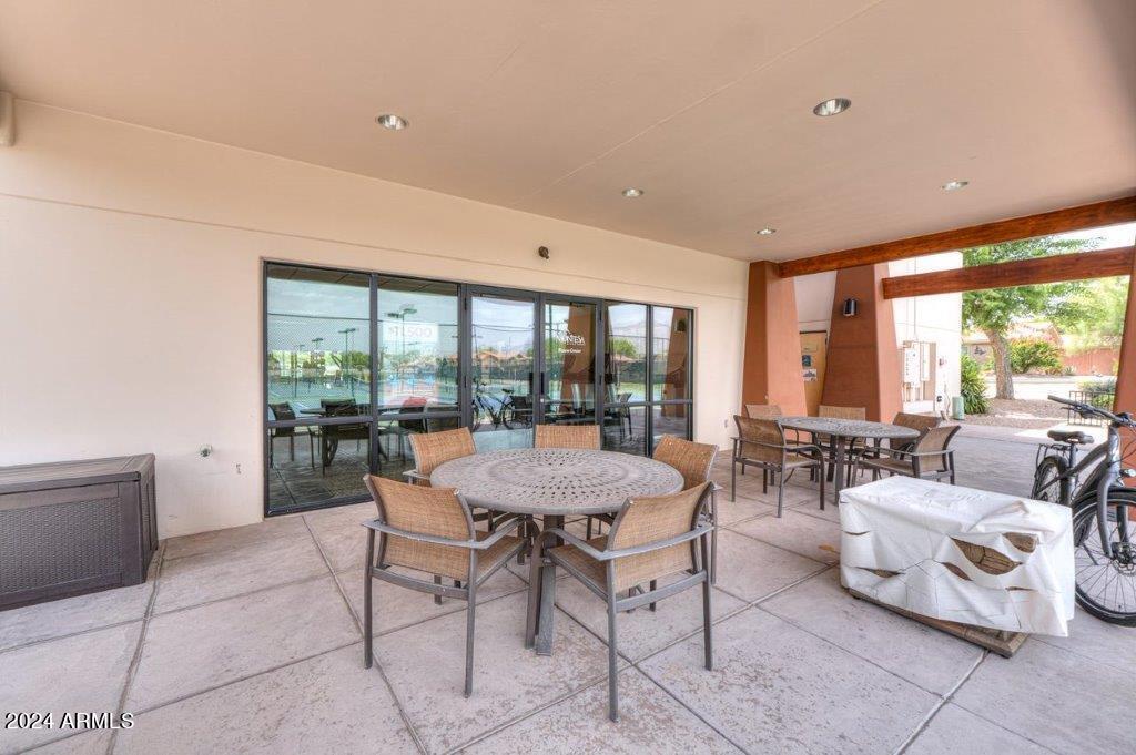 7373 E US HIGHWAY 60 -- FRNT