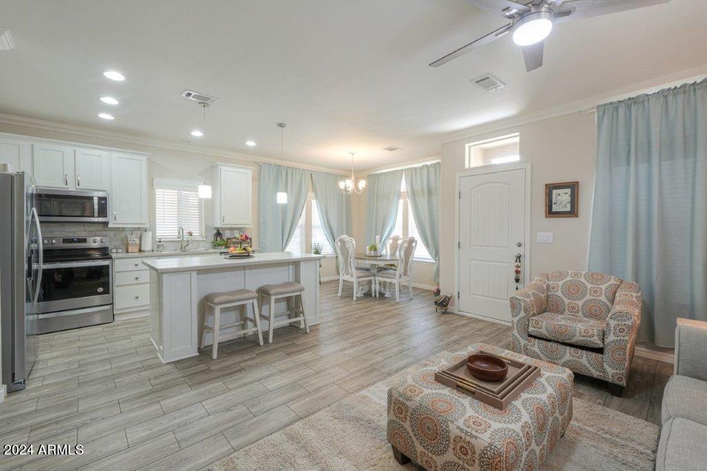 7373 E US HIGHWAY 60 -- FRNT